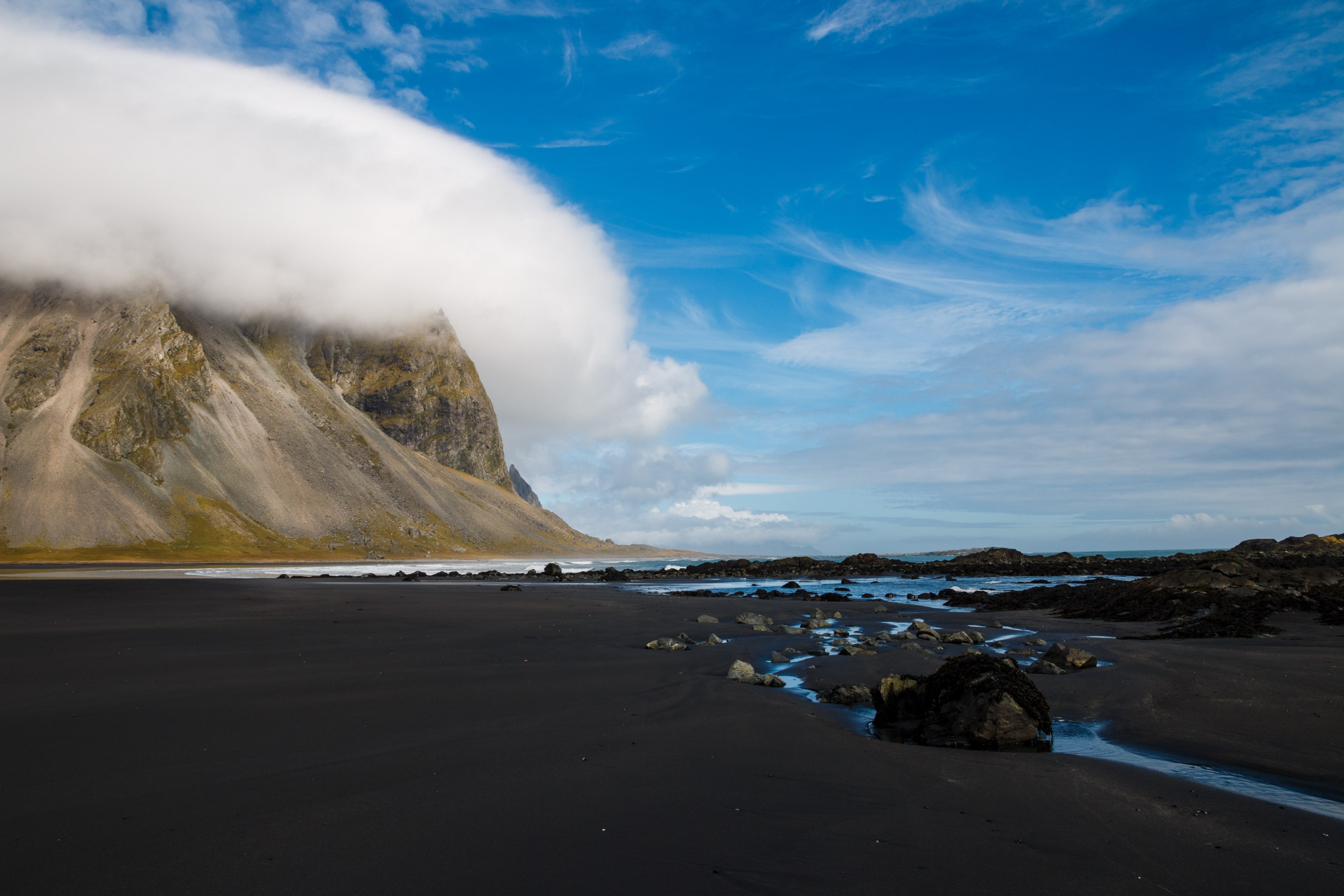 cold rocky shore near a mountain covered in clouds, winter ocean shores 4k, HD Wallpaper