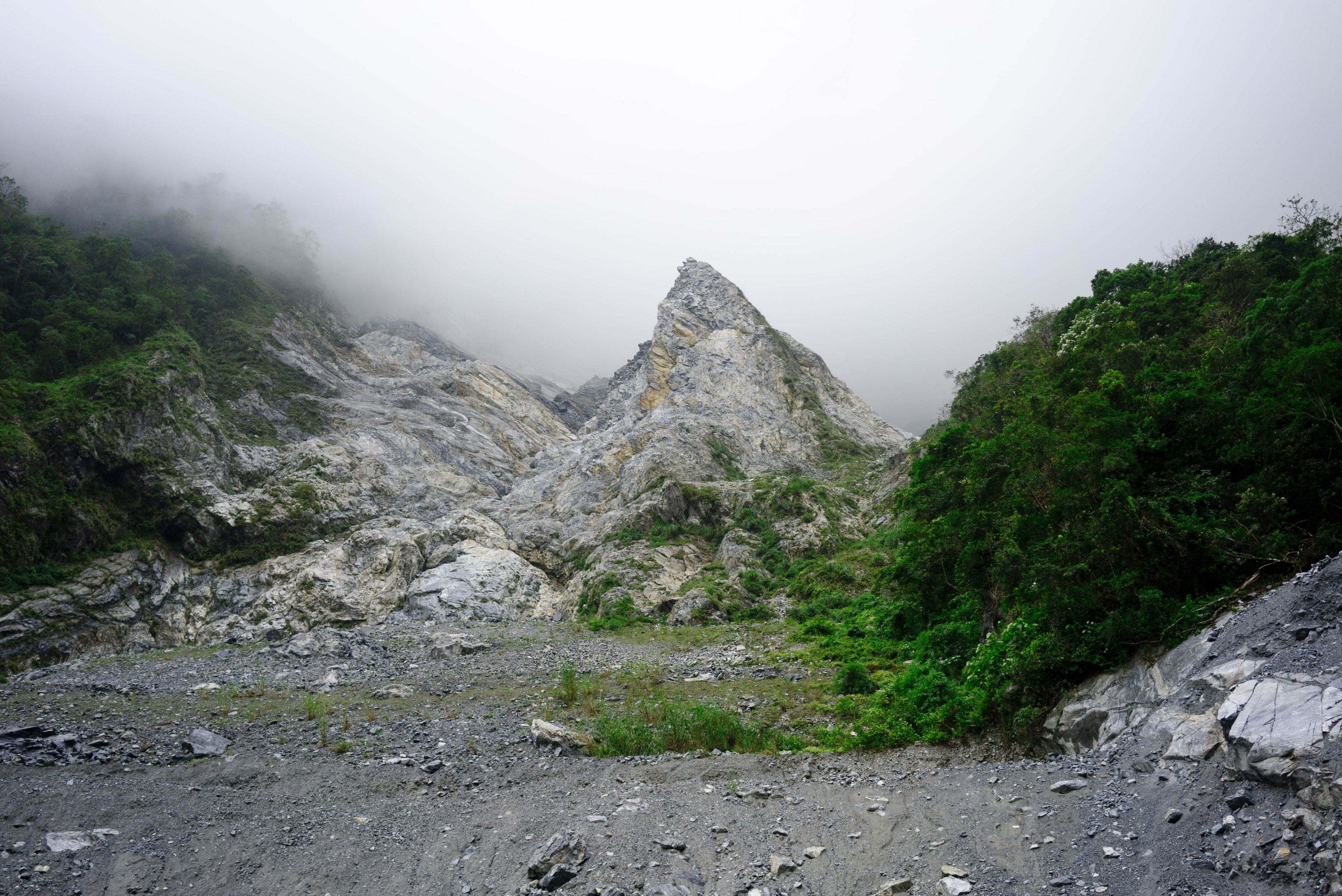 a craggy rock formation with a sharp peak on a mountainside, craggy rocks 4k, HD Wallpaper