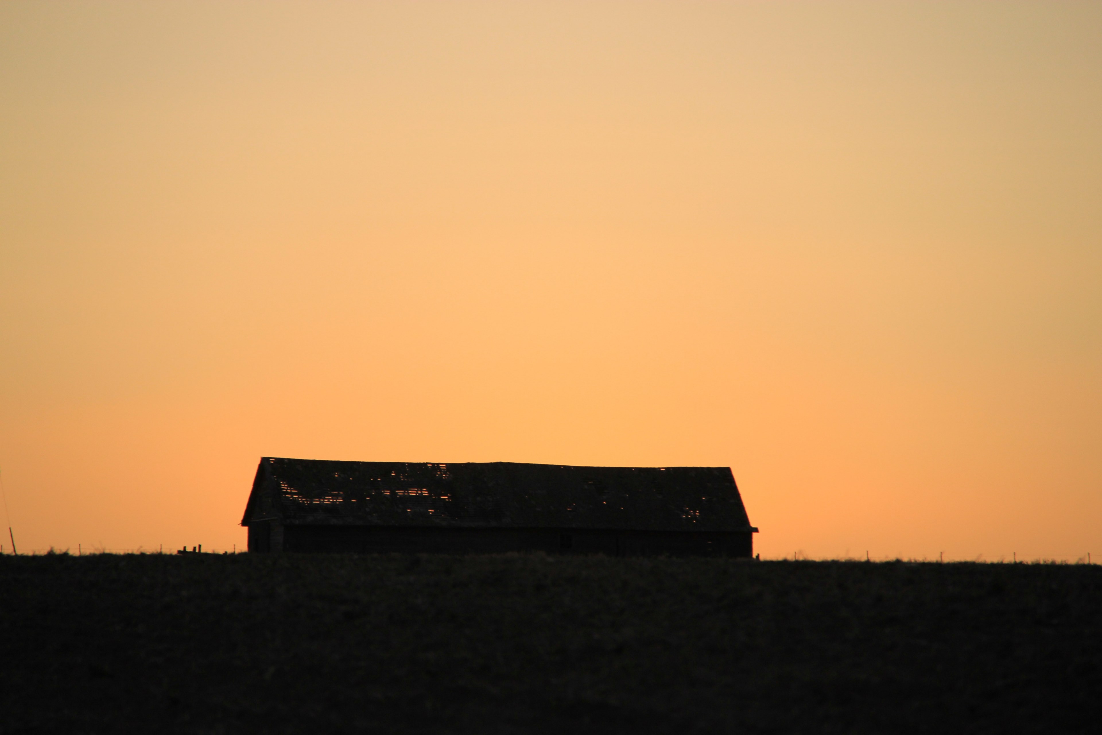 skyline abandoned and barn 4k, HD Wallpaper