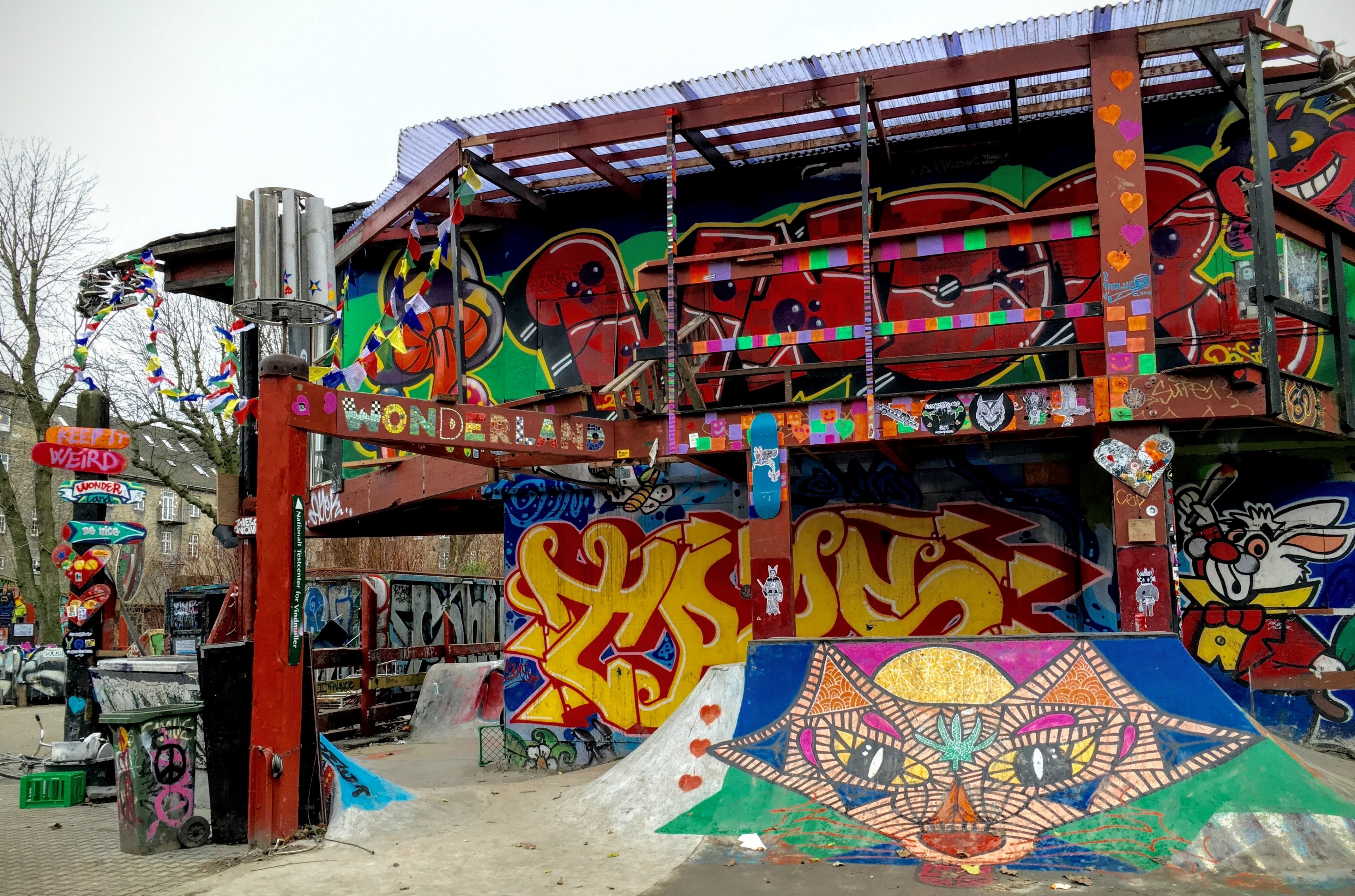 to visi place graffiti and wow 4k, HD Wallpaper