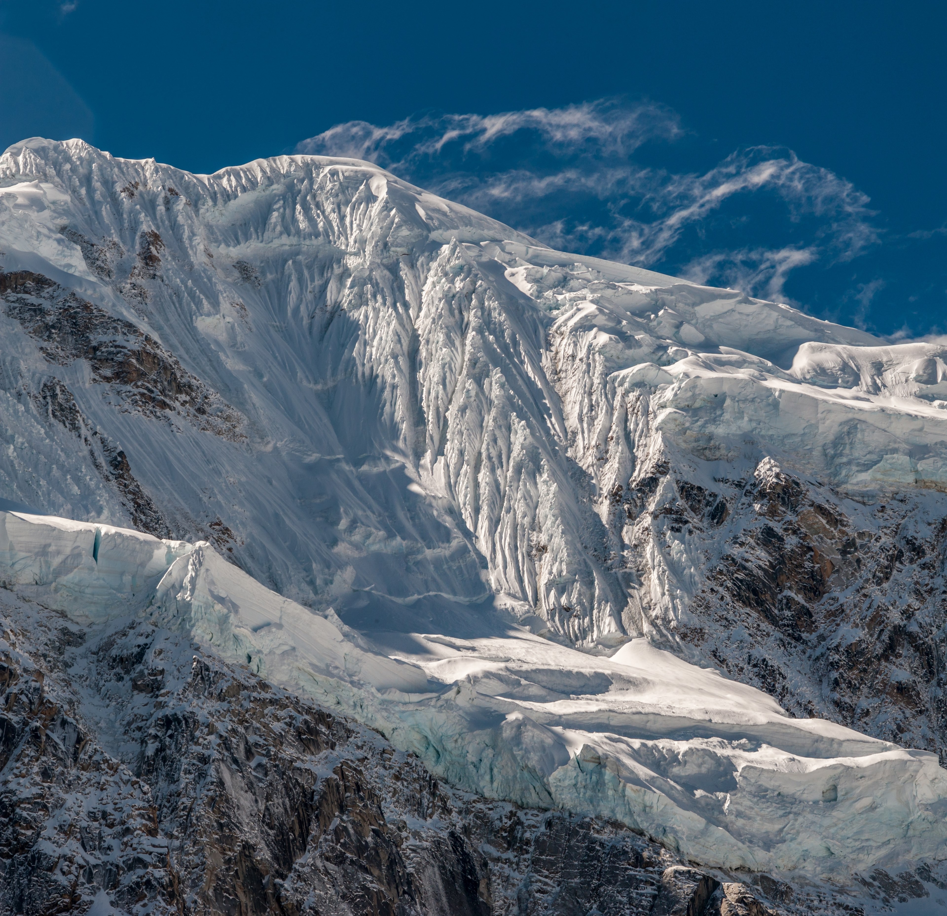 a steep icy face beneath a snowy mountains crest, tall glacial mountain 4k, HD Wallpaper
