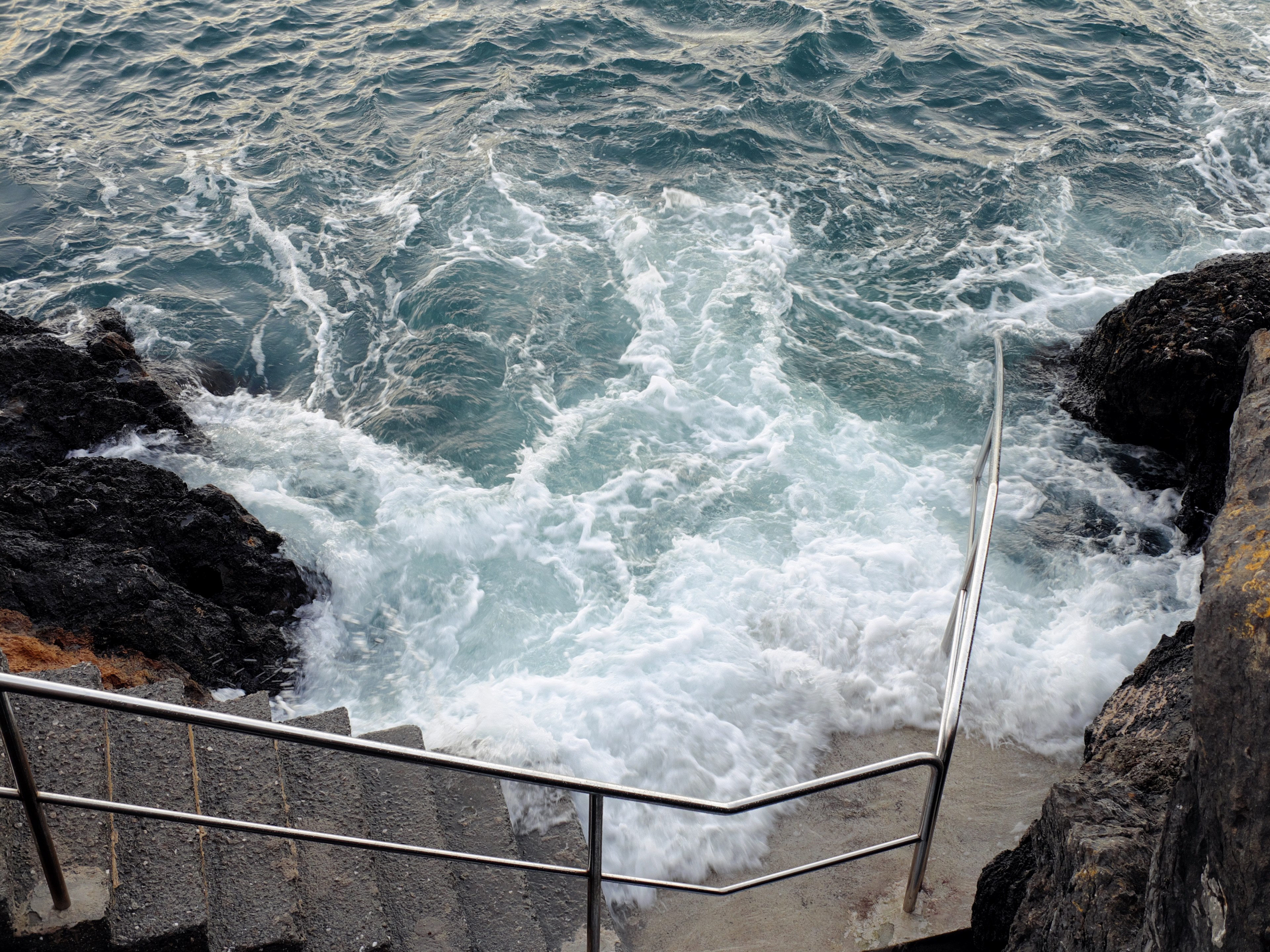 summer rock wafe and foam 4k, HD Wallpaper