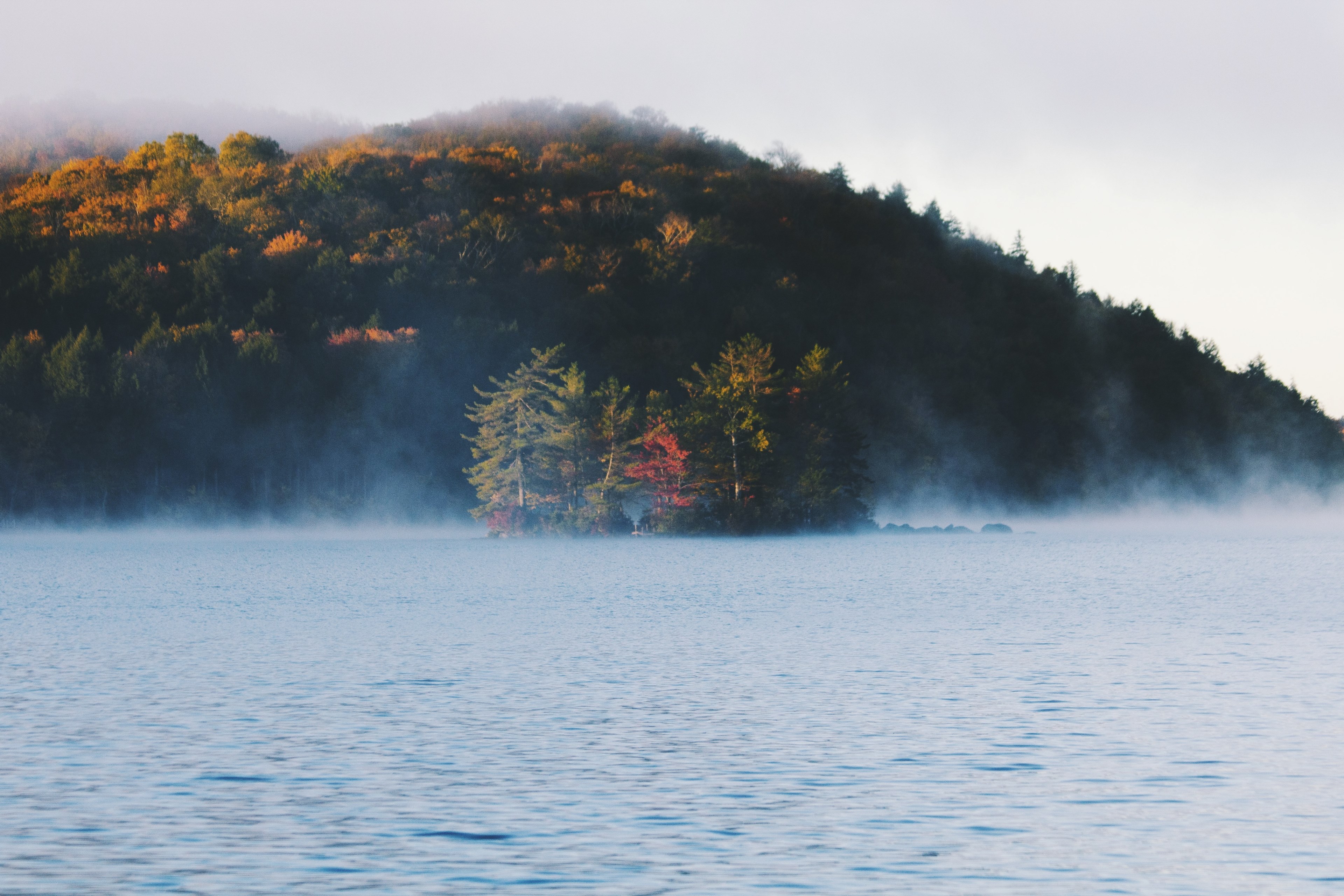 mist rising up above the surface a quiet lake, misty lake 4k, HD Wallpaper