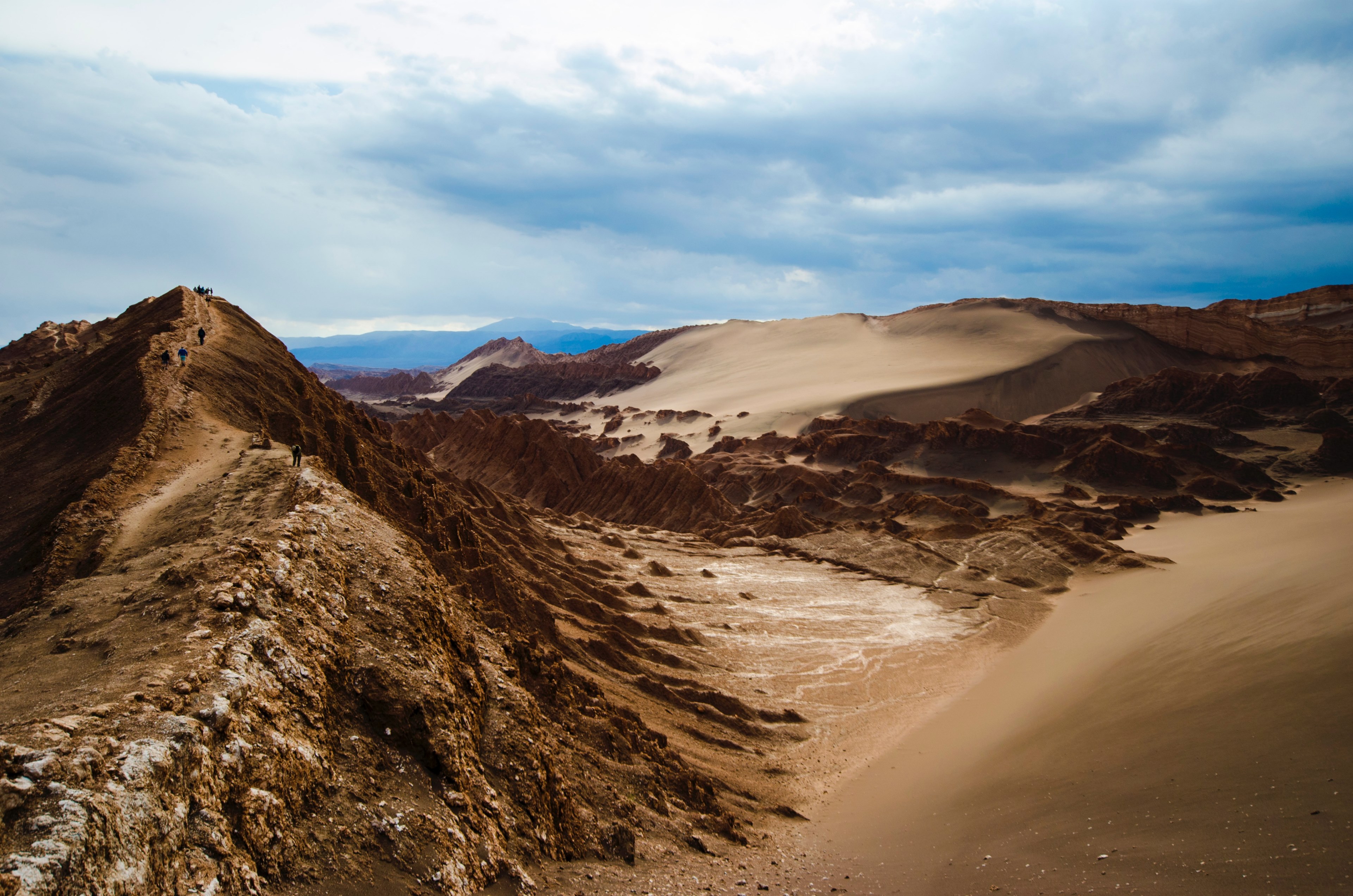 a desert landscape in san pedro de atacama, sandy desert mountains 4k, HD Wallpaper