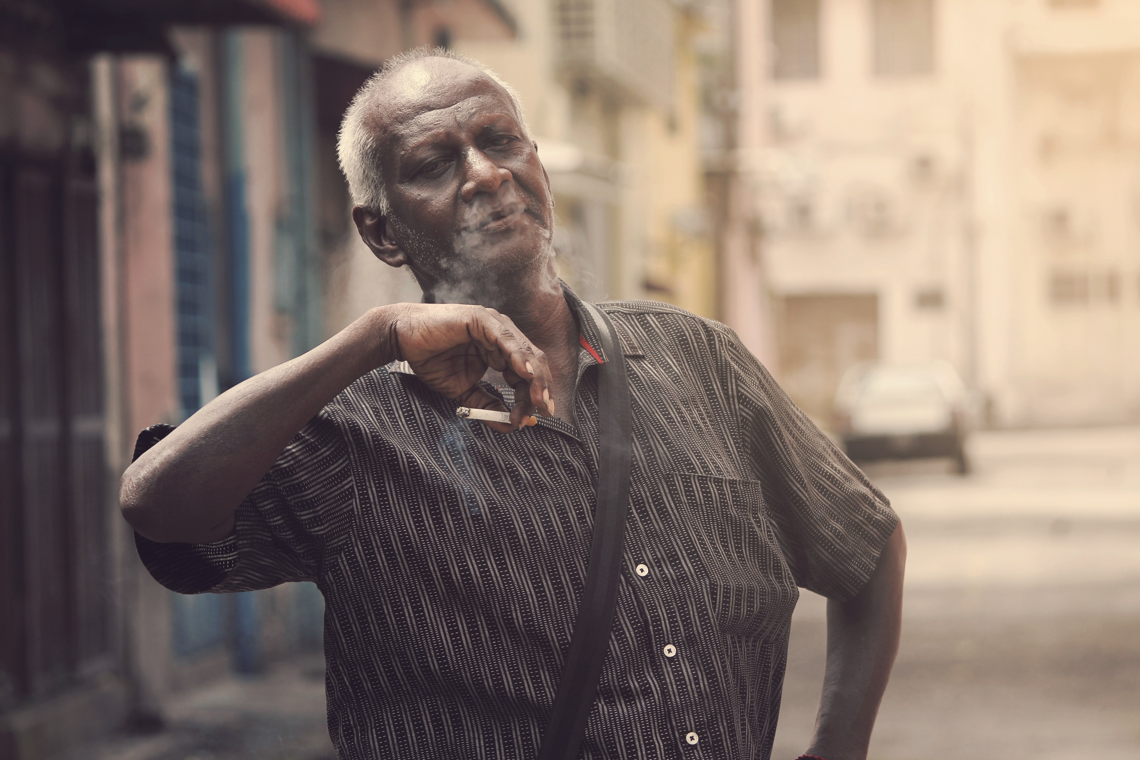 man smoking old and person 4k, HD Wallpaper