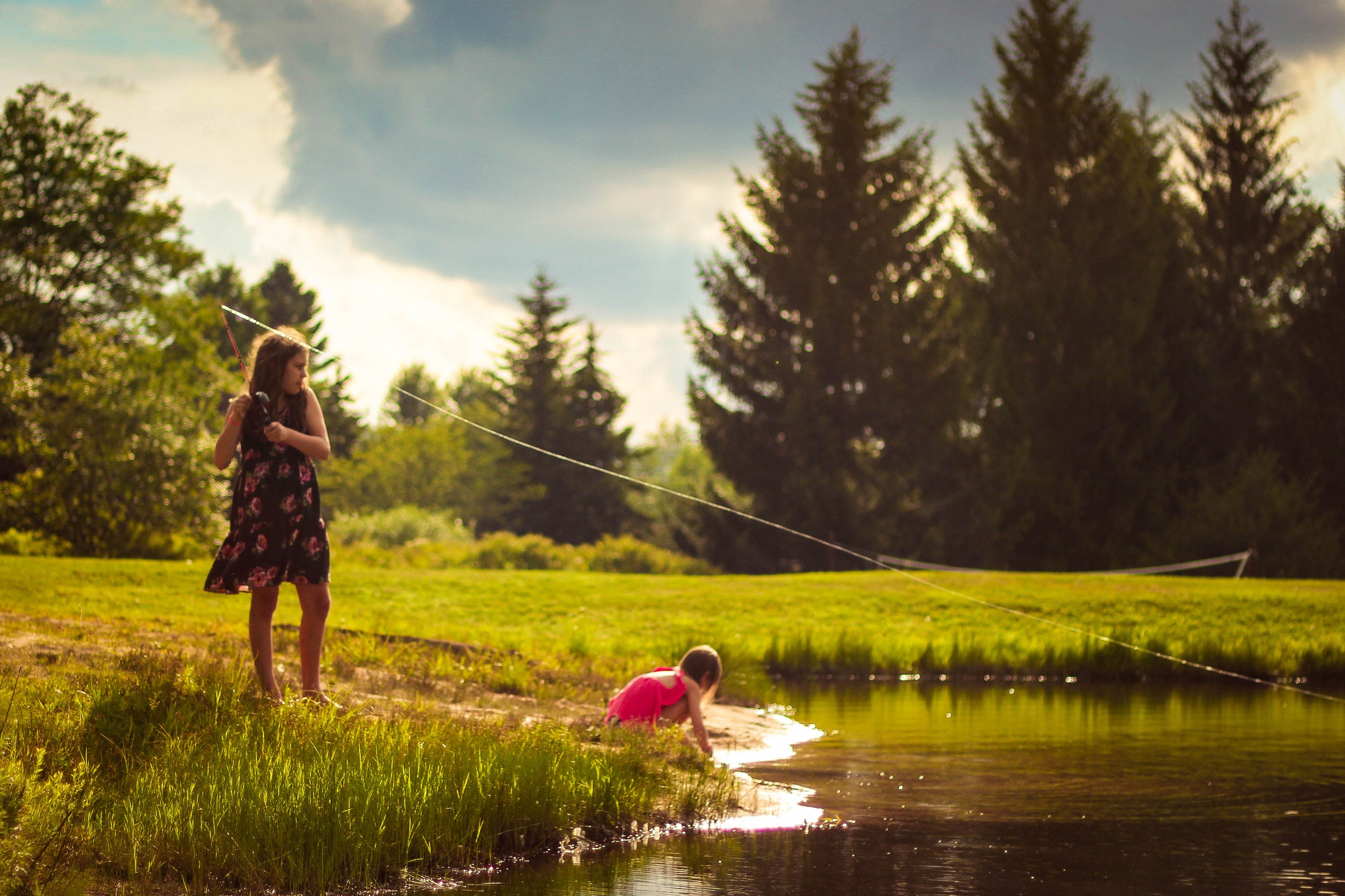 two female children by a pond in timberline four seasons resort attempting to catch fish, children fishing in pond 4k, HD Wallpaper