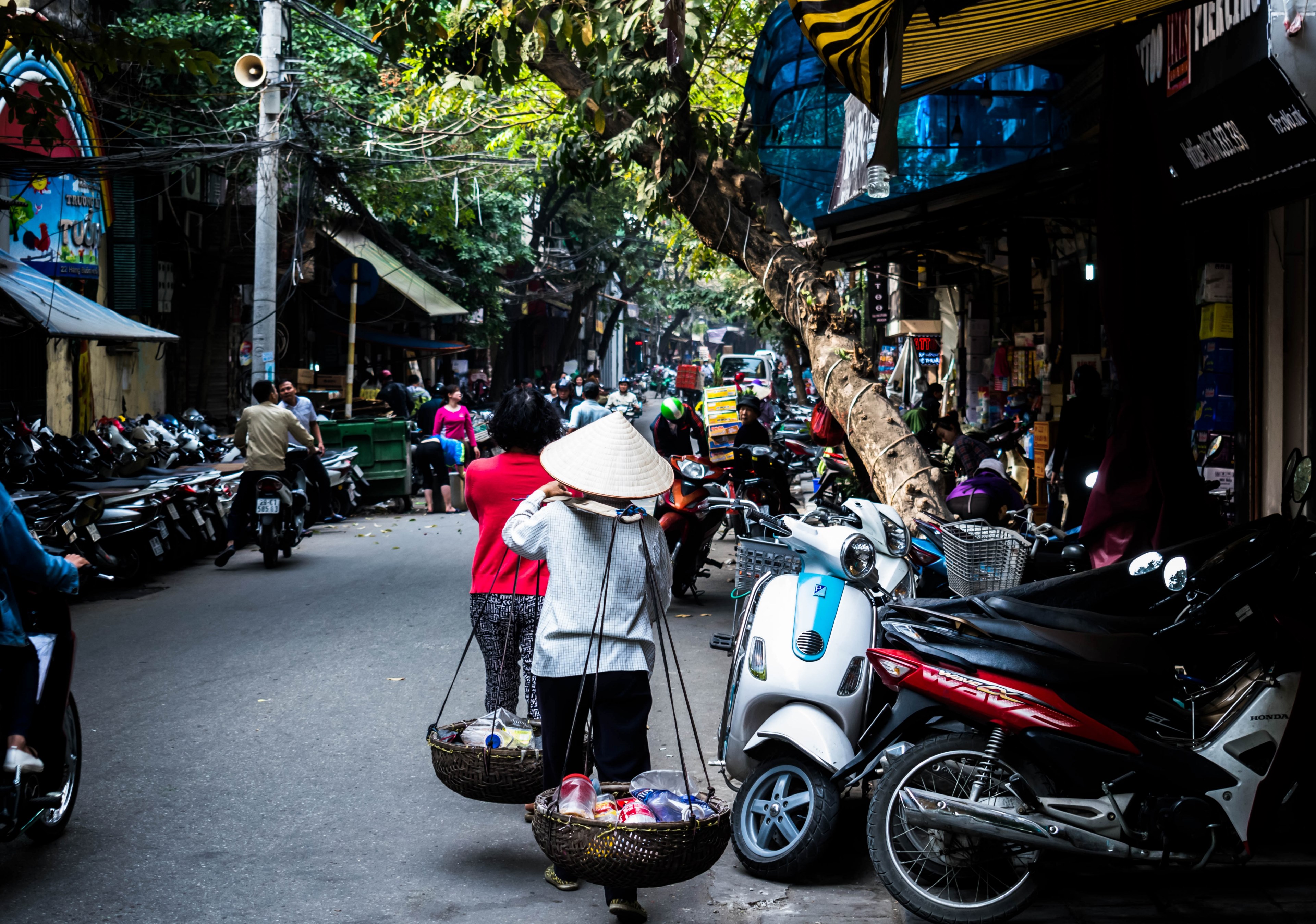 wandering around hanoi old quarters 4k, HD Wallpaper
