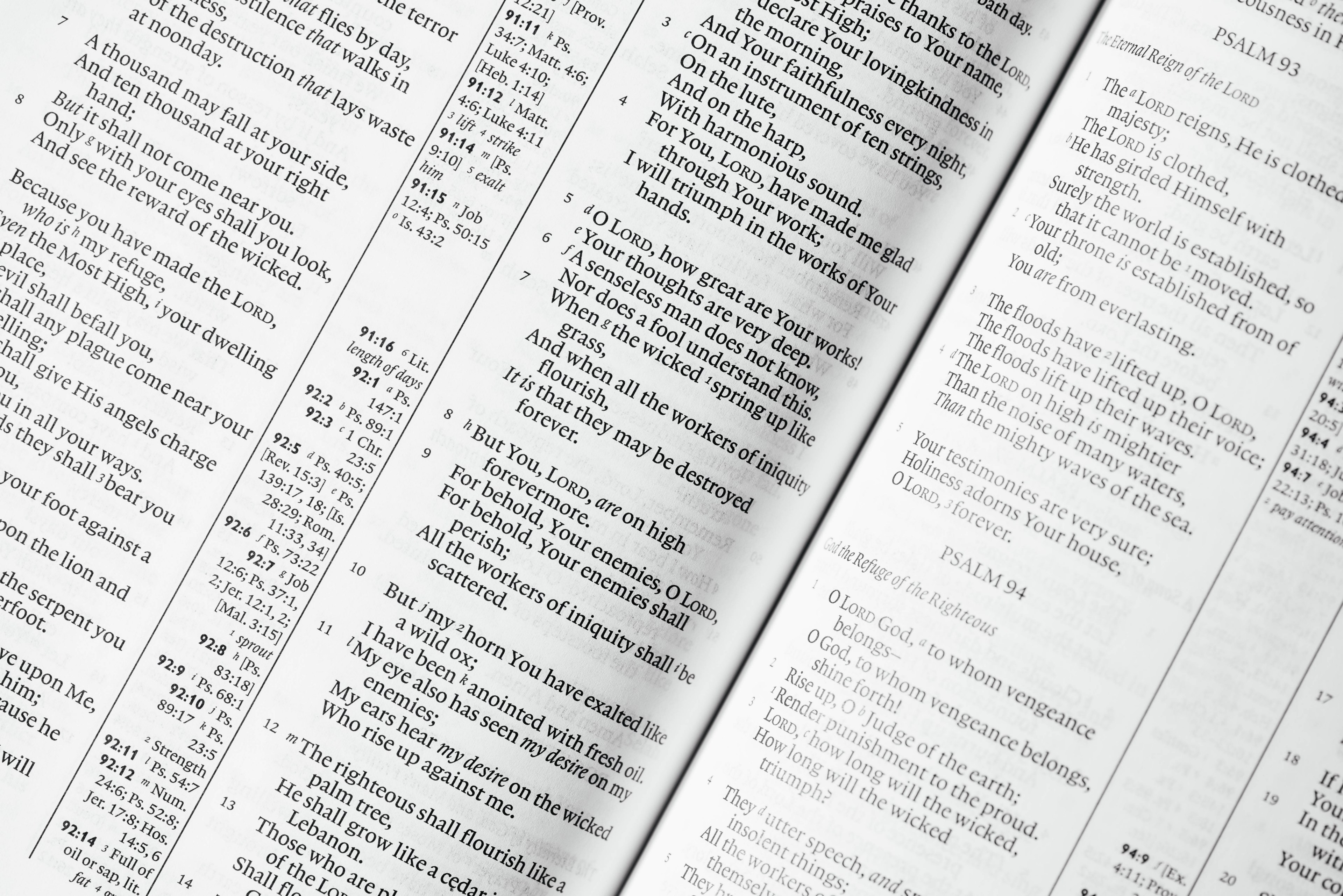a close up of the bible at the pages of the psalms, _religious verses in book 4k, HD Wallpaper