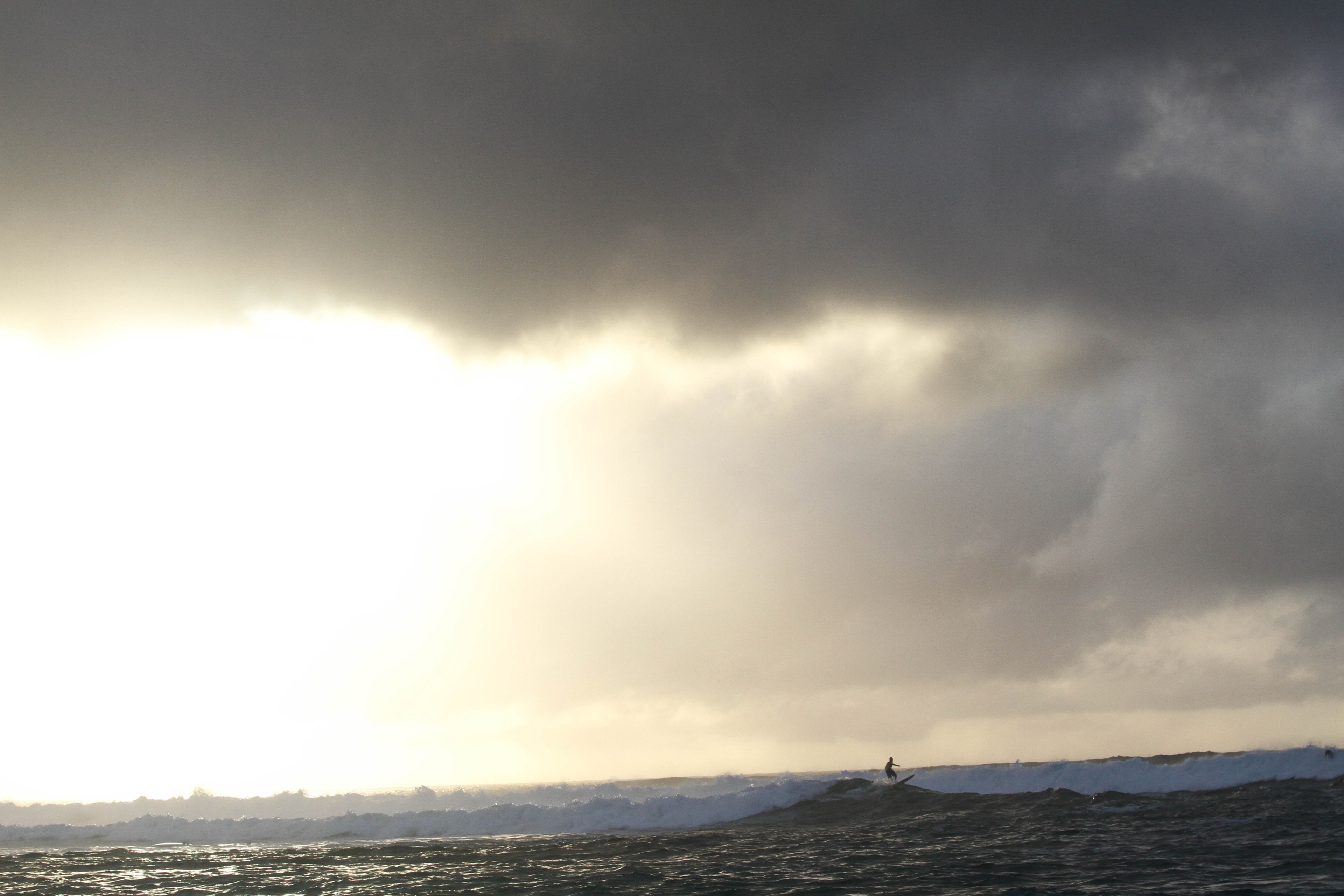 sunrise coming through dark clouds, _cloudy sunrise 4k, HD Wallpaper