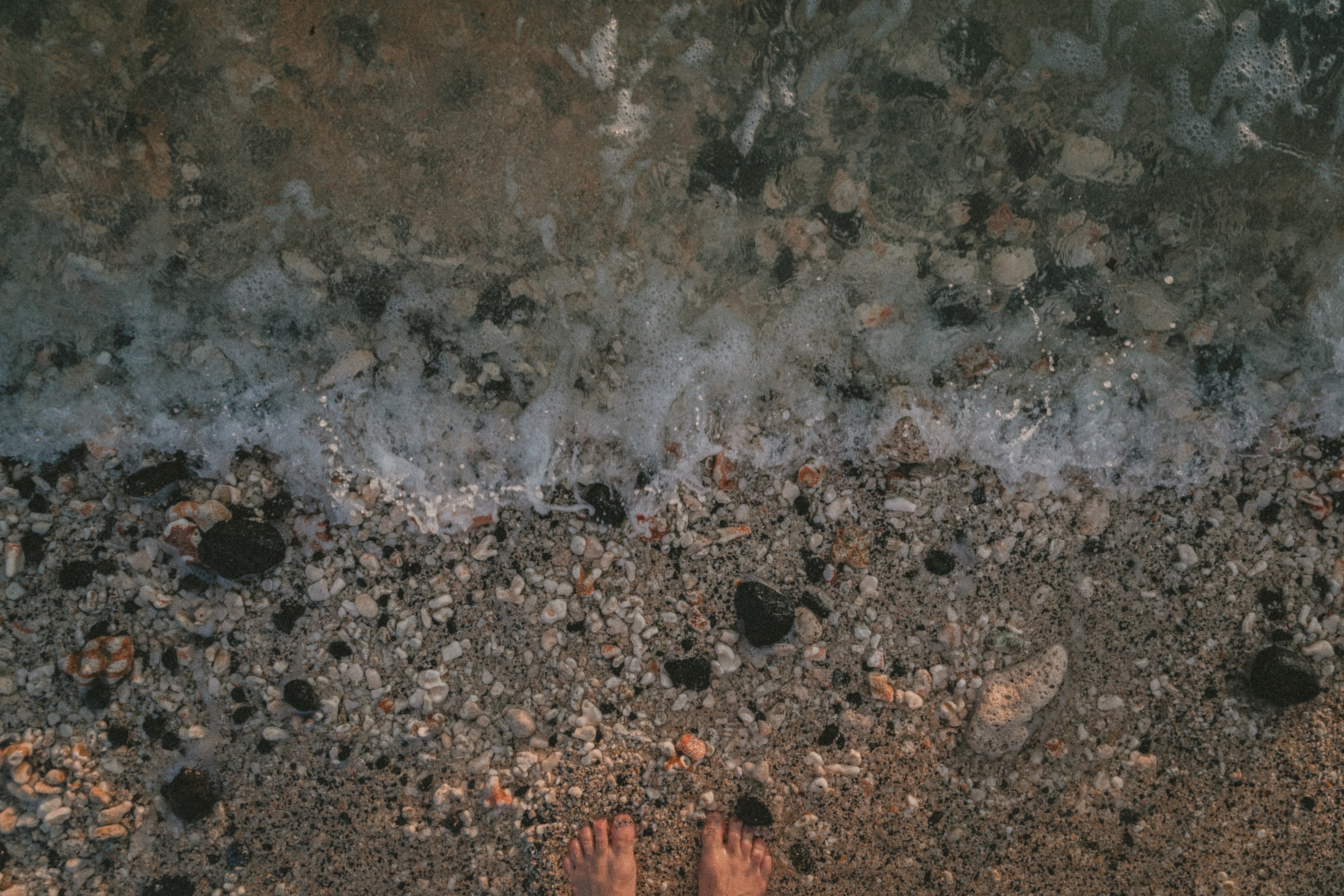 where the feet meet the water 4k, HD Wallpaper