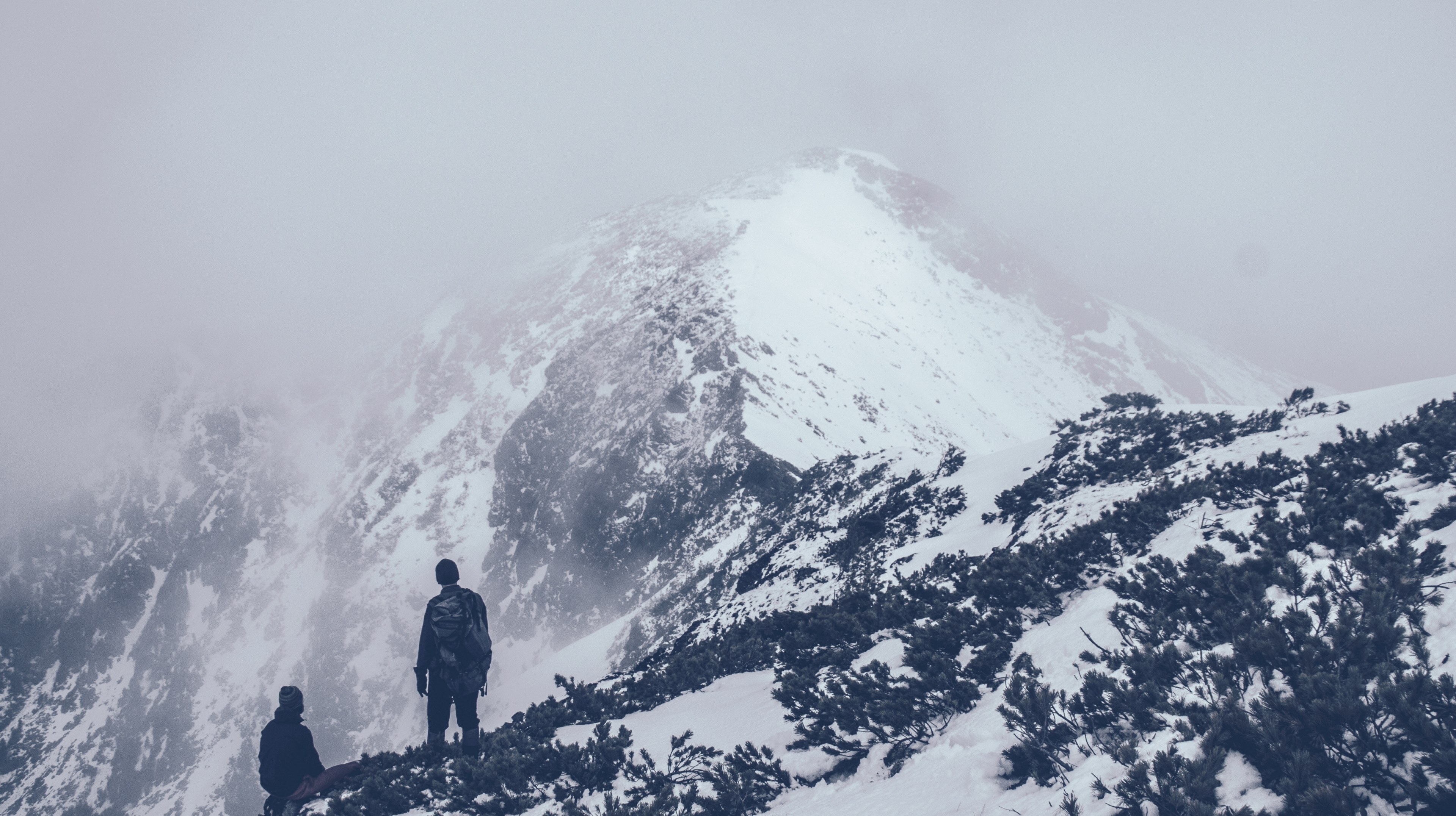 two people in the distance stand on a snowy mountain, two people on snowy mountain 4k, HD Wallpaper