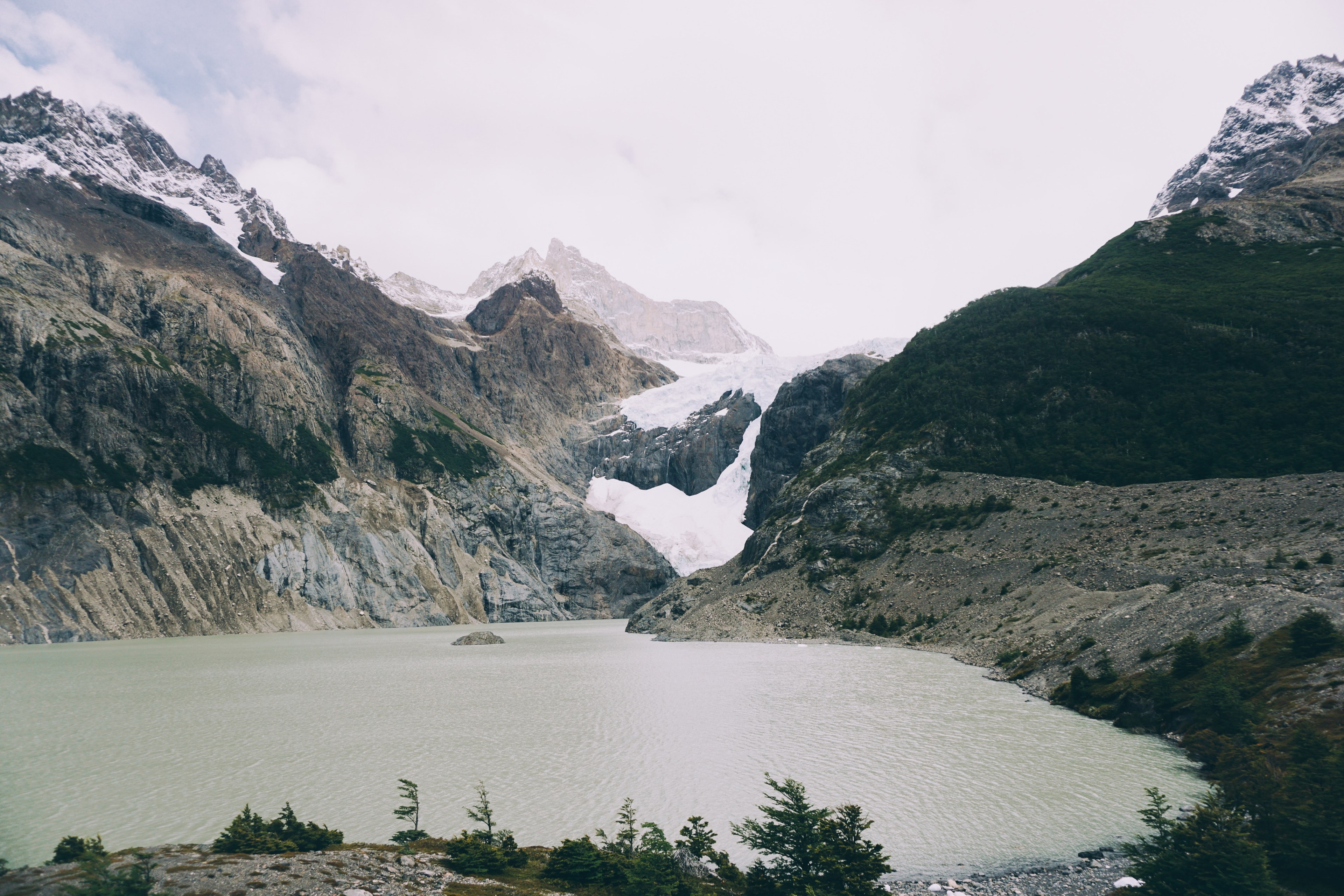 a lake near a mountain glacier in torres del paine national park, glaciar los perros 4k, HD Wallpaper