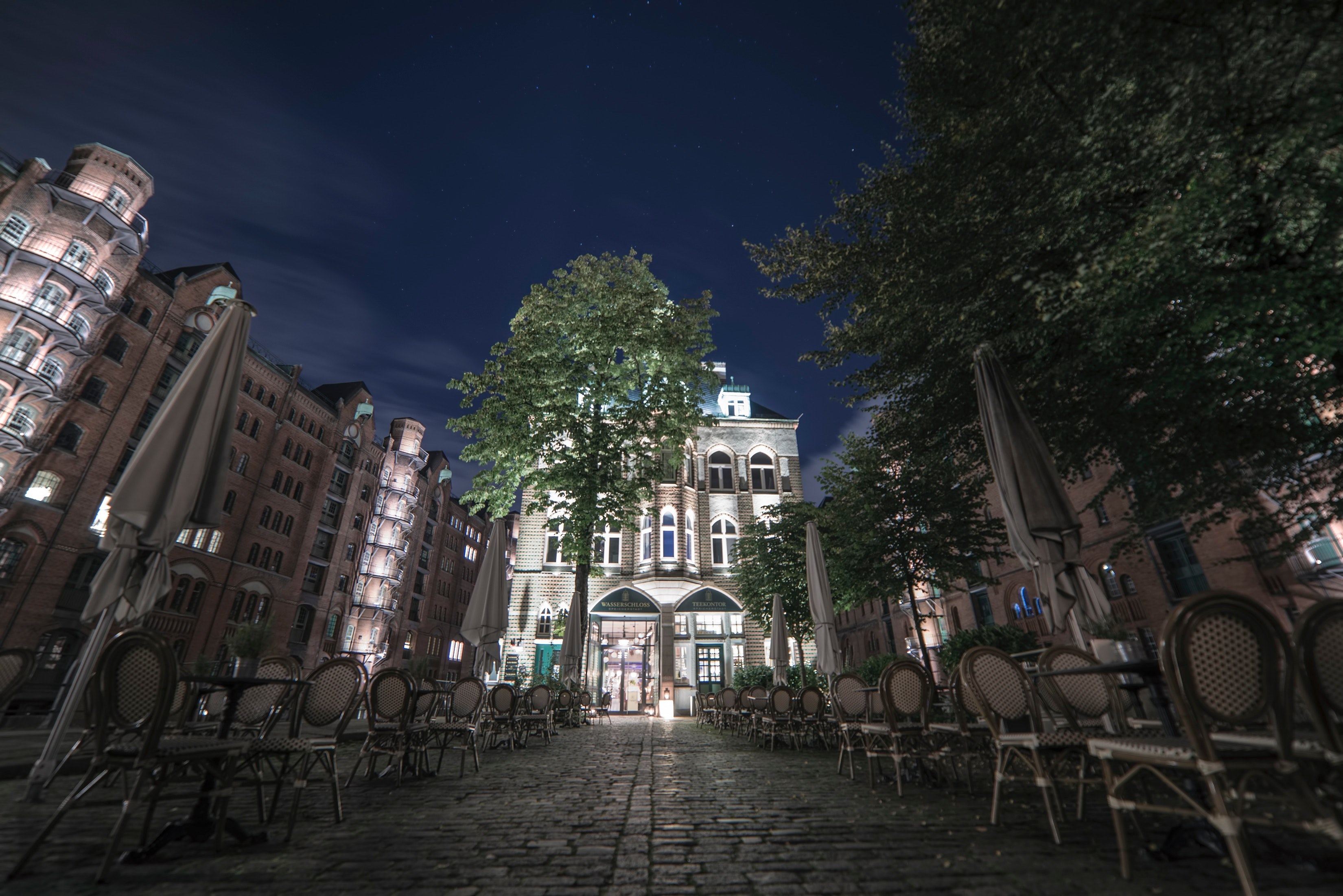 restaurant speicherstadt nightlife and night city 4k, HD Wallpaper