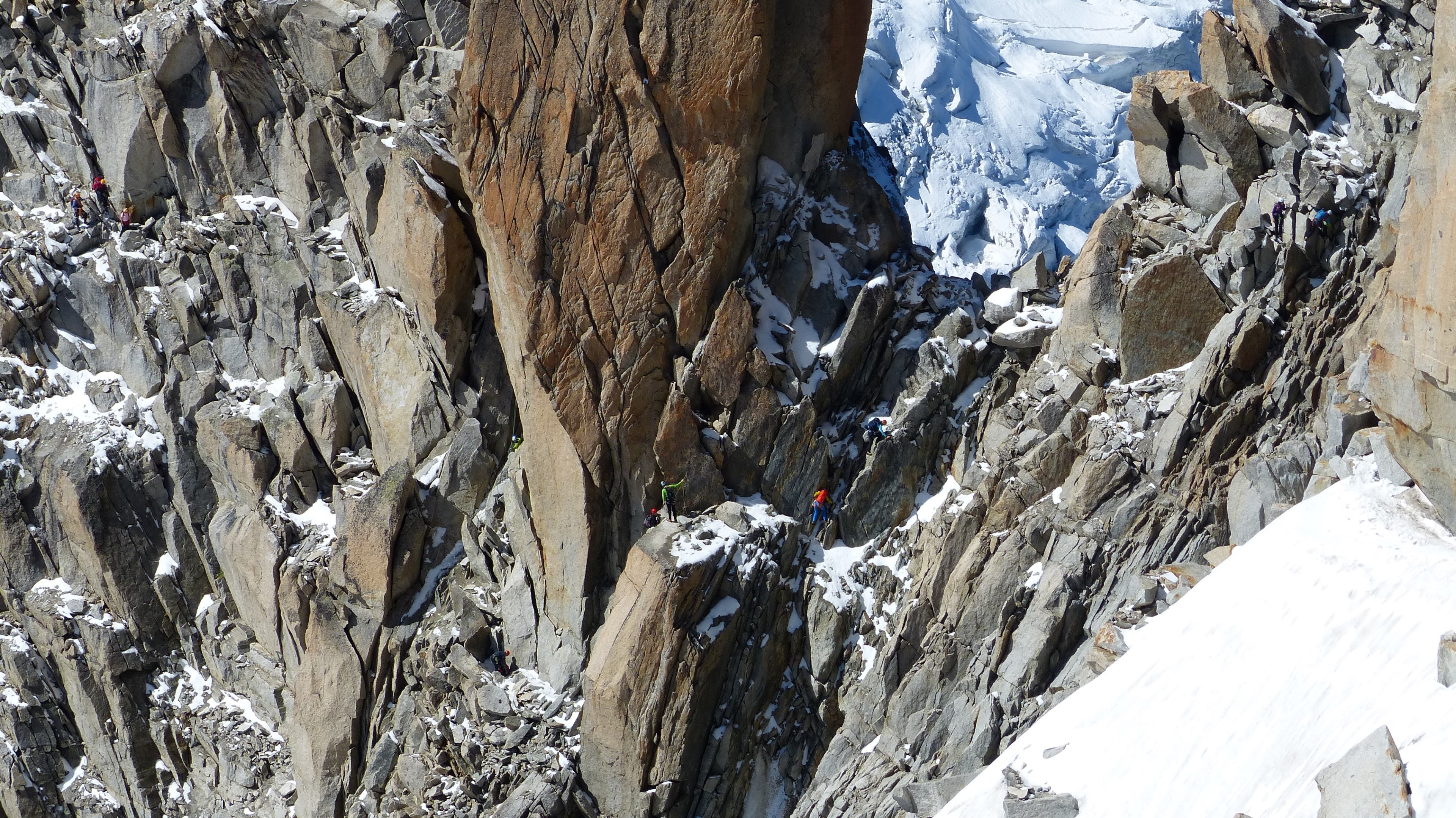 rock climbers tackling a snowy cliff face, rock climbing in winter 4k, HD Wallpaper