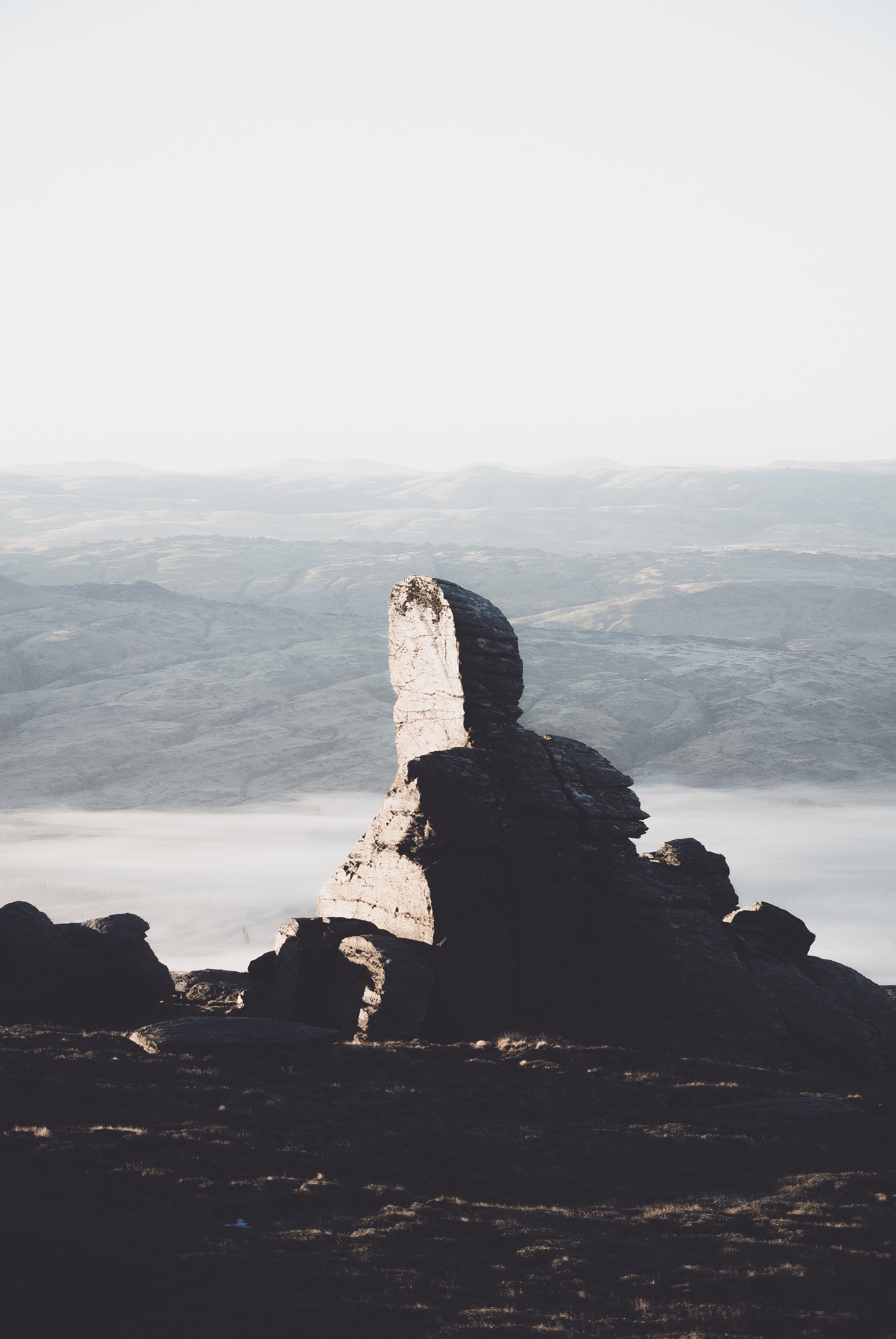 lone pillar 4k, Phone HD Wallpaper