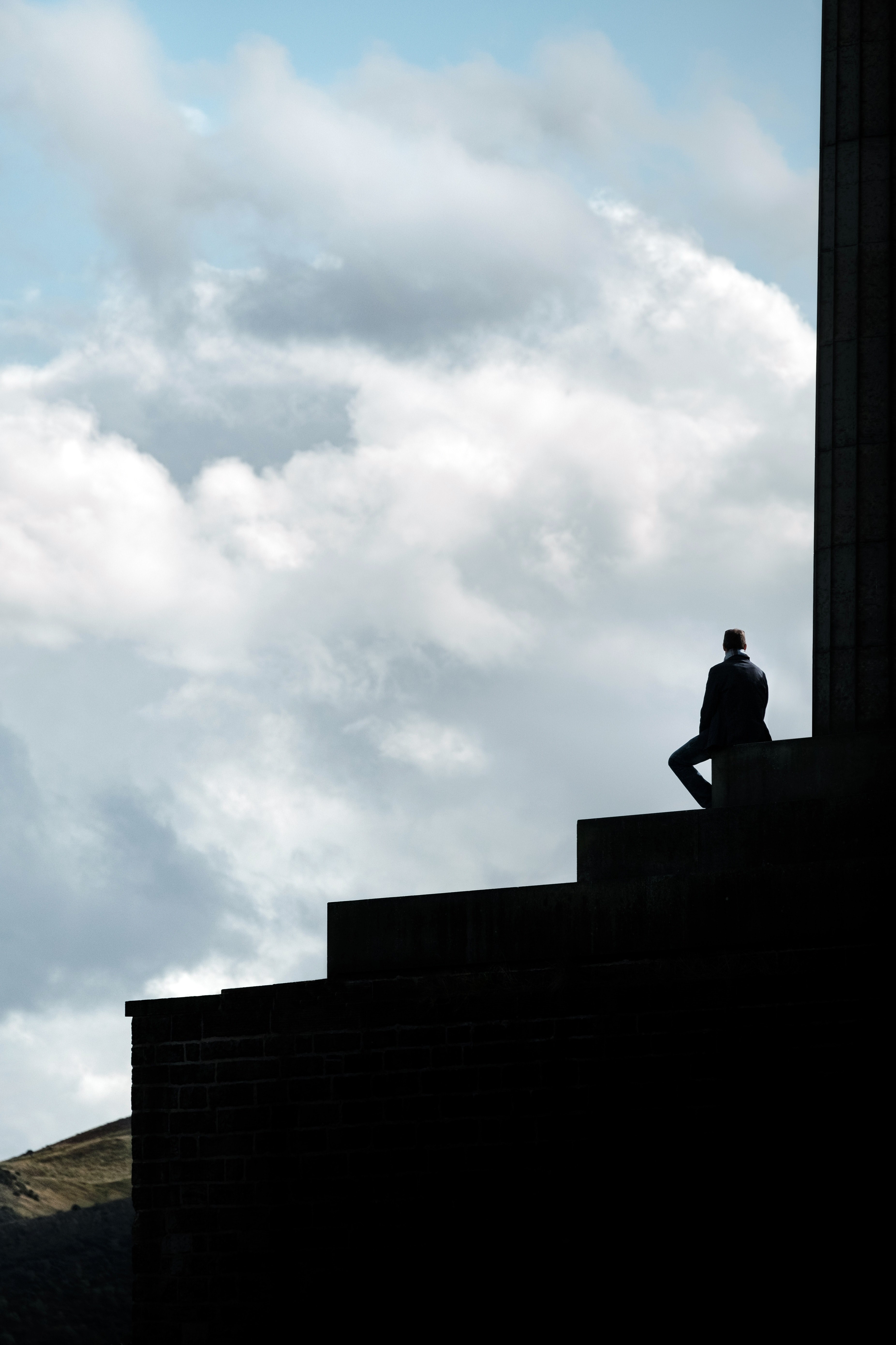 a guy thinking and looking at the scenery 4k, Phone HD Wallpaper