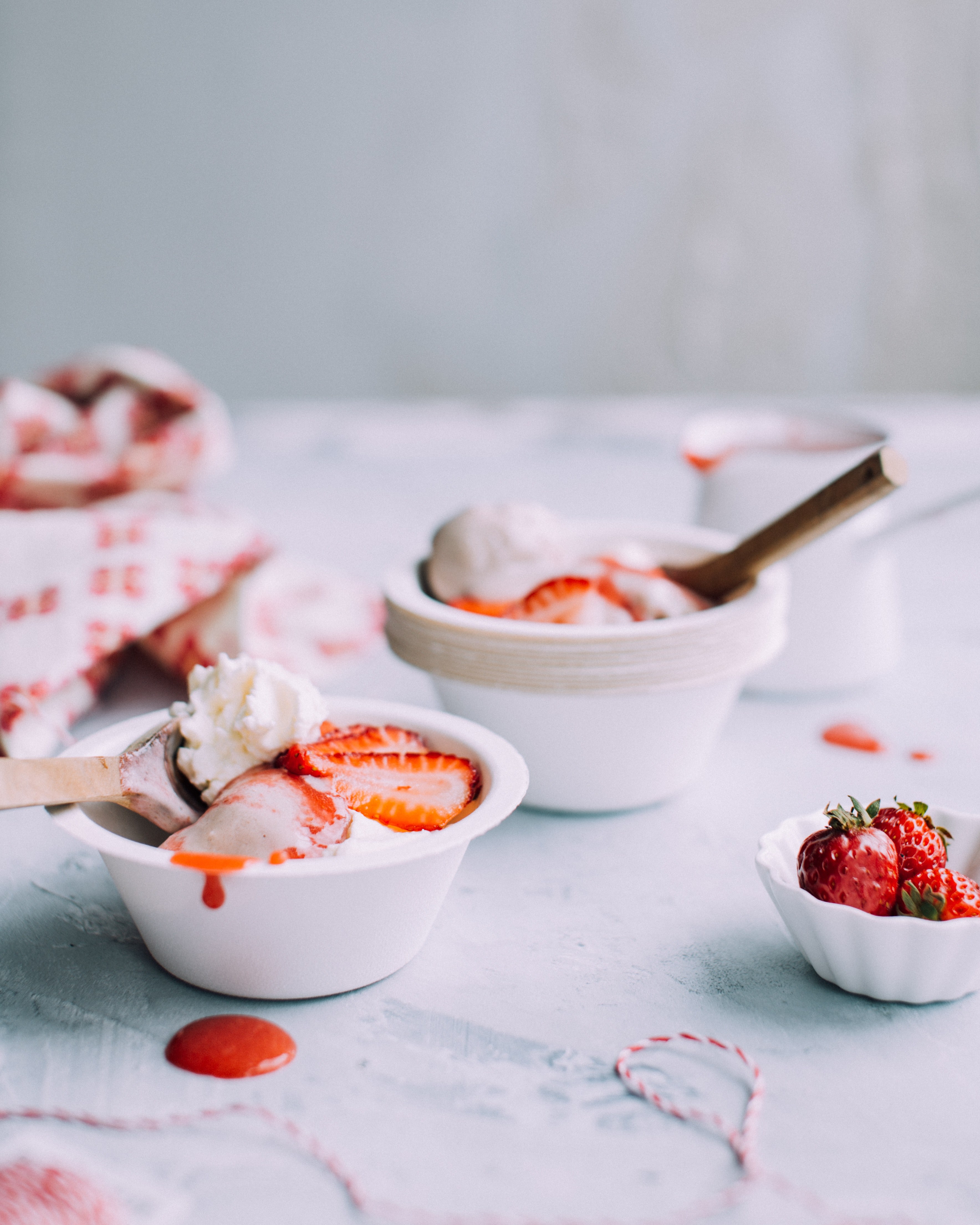 strawberry banana nice cream sundaes 4k, Phone HD Wallpaper
