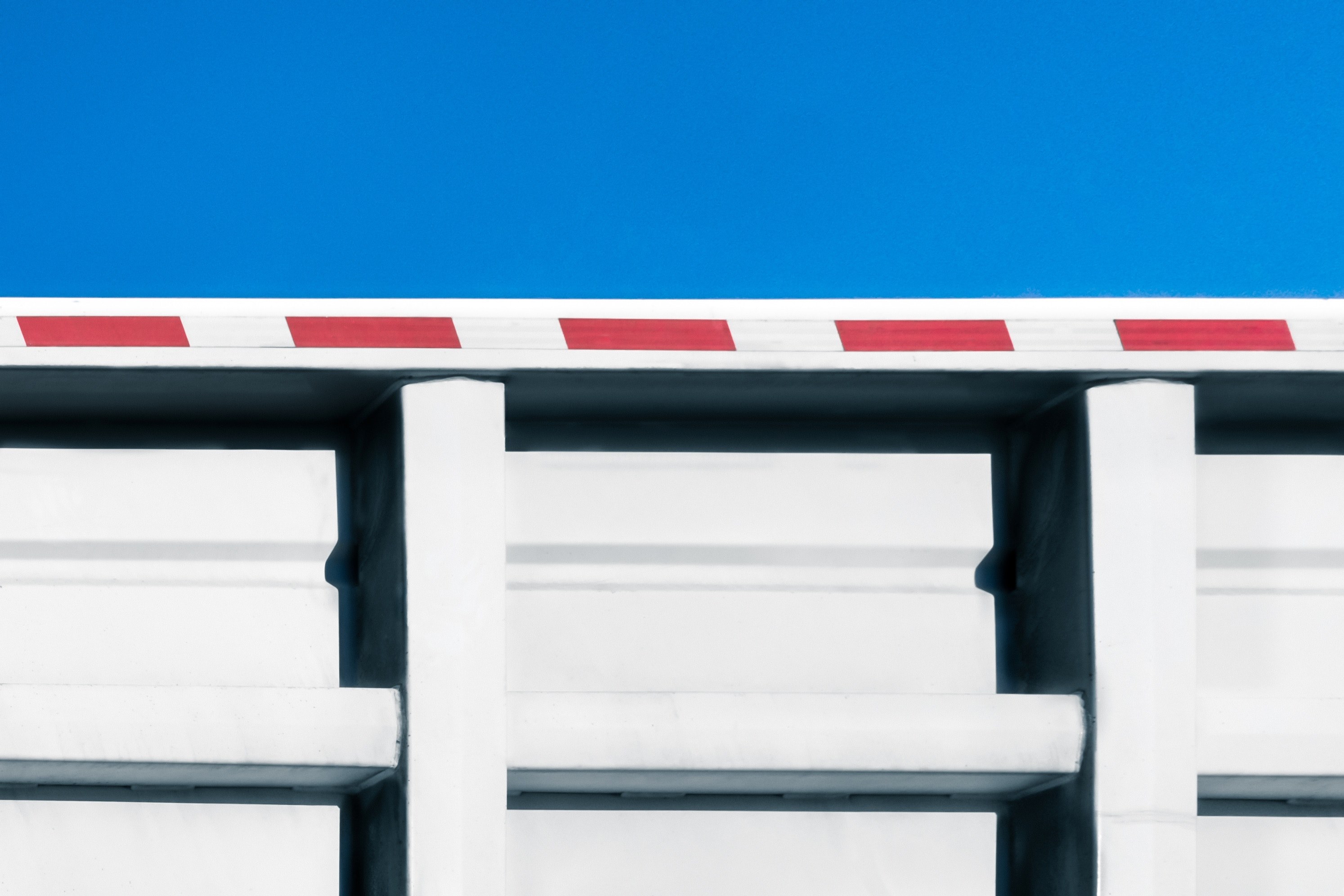 city shadow white and red 4k, HD Wallpaper