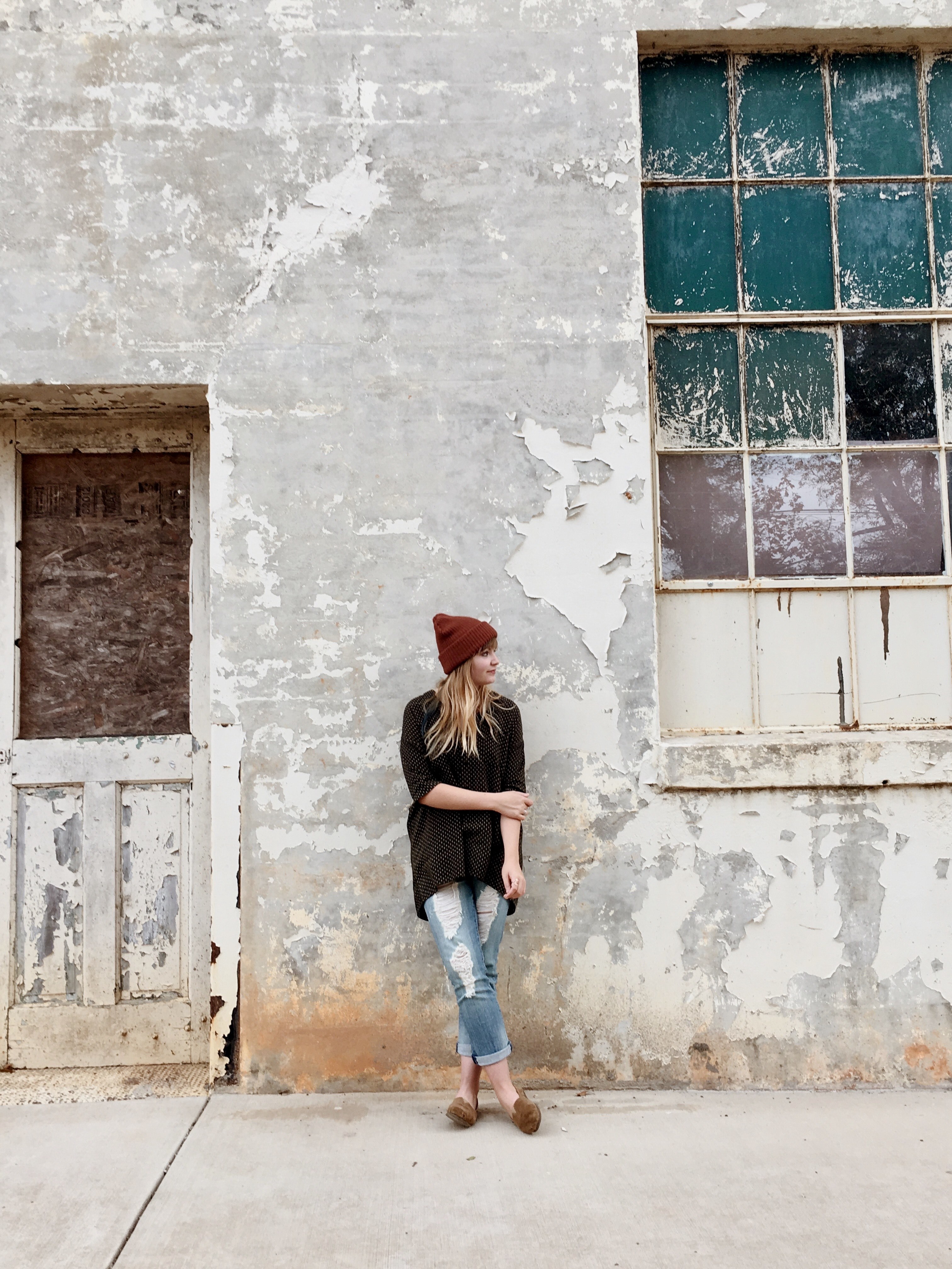 clothing hat white and door hd, 4k, Phone HD Wallpaper