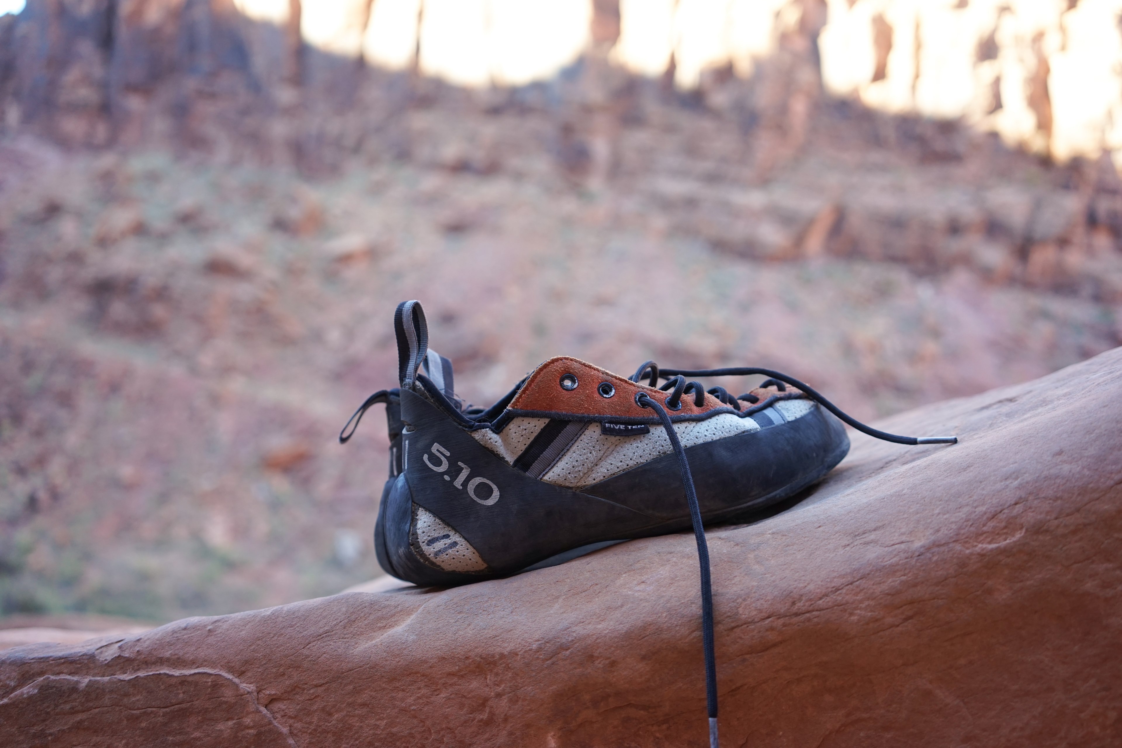rock climbing climbing shoe lace and rock 4k, HD Wallpaper