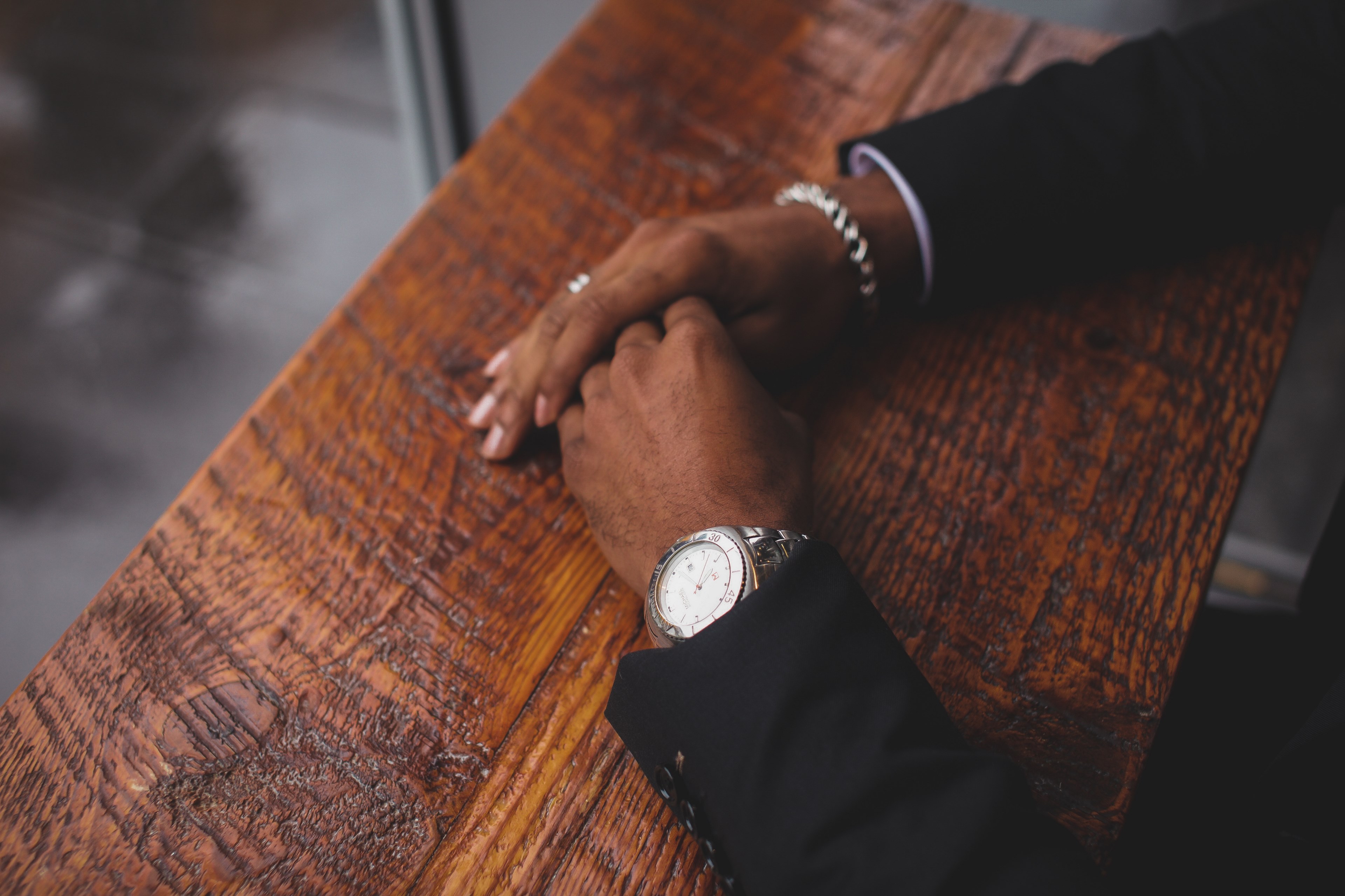 an elegantly dressed mans hands resting on a wooden surface, elegant mans hands 4k, HD Wallpaper