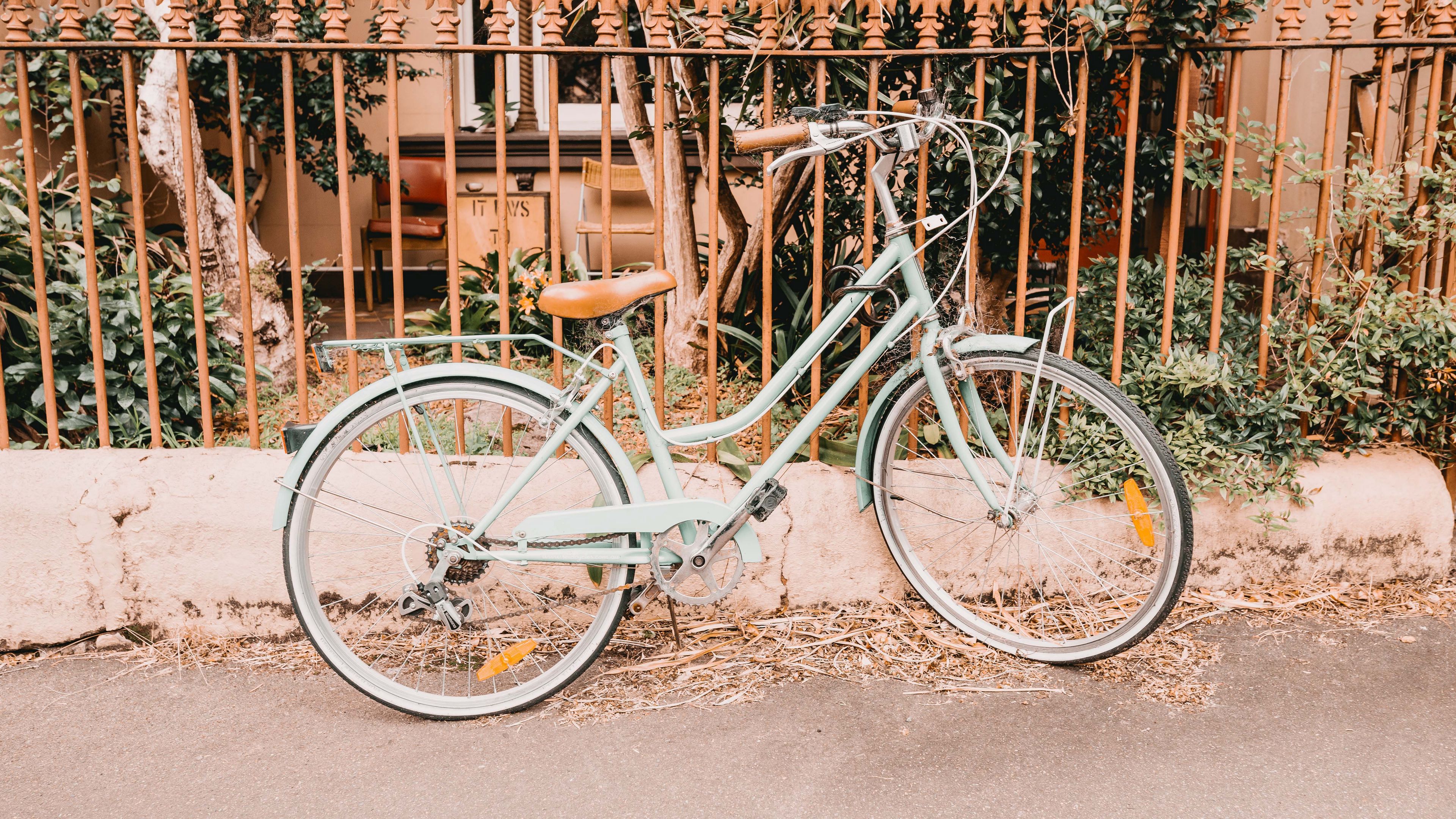 bicycle, fence, street, 4k, HD Wallpaper