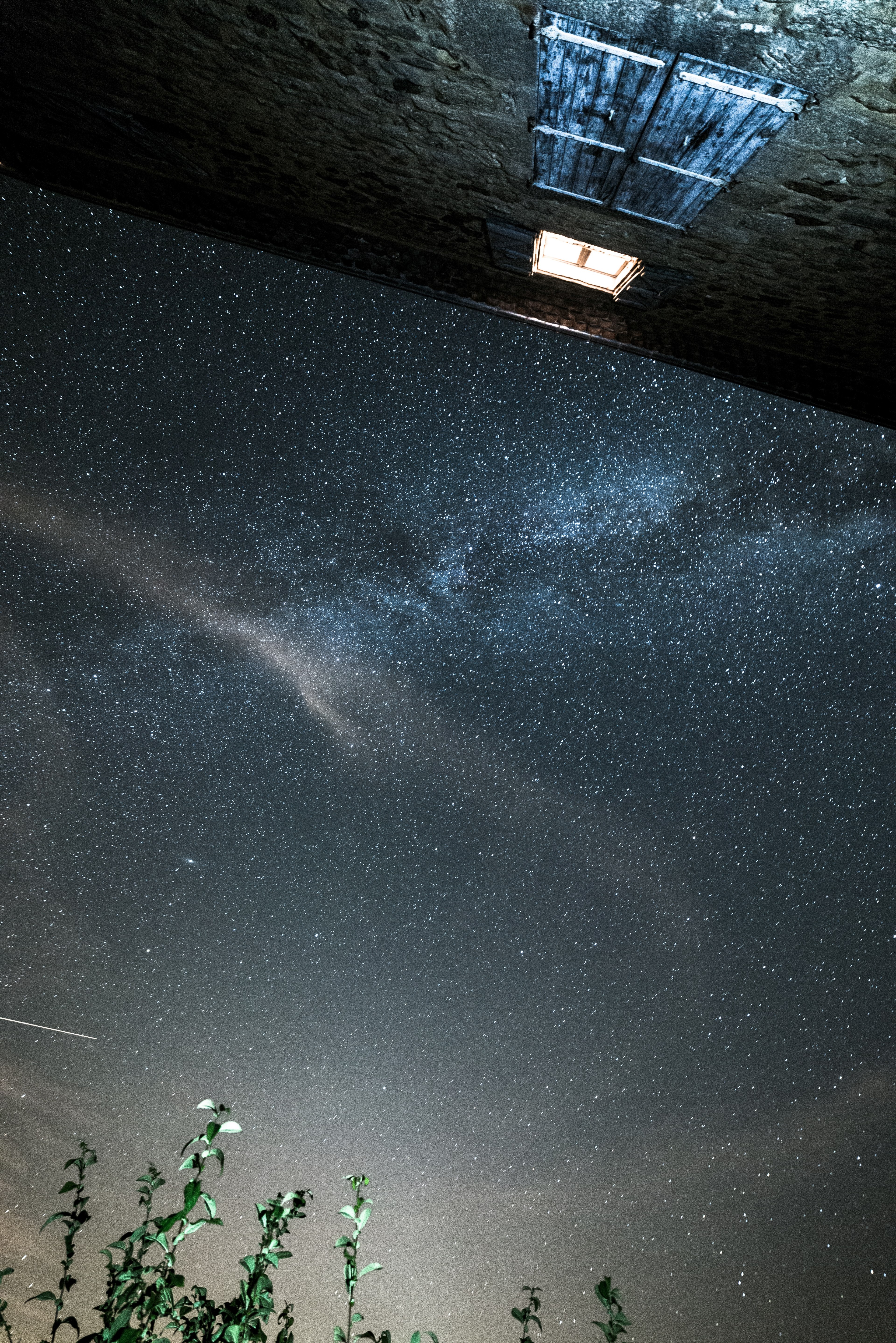 milky way stars sky and building hd, 4k, Phone HD Wallpaper