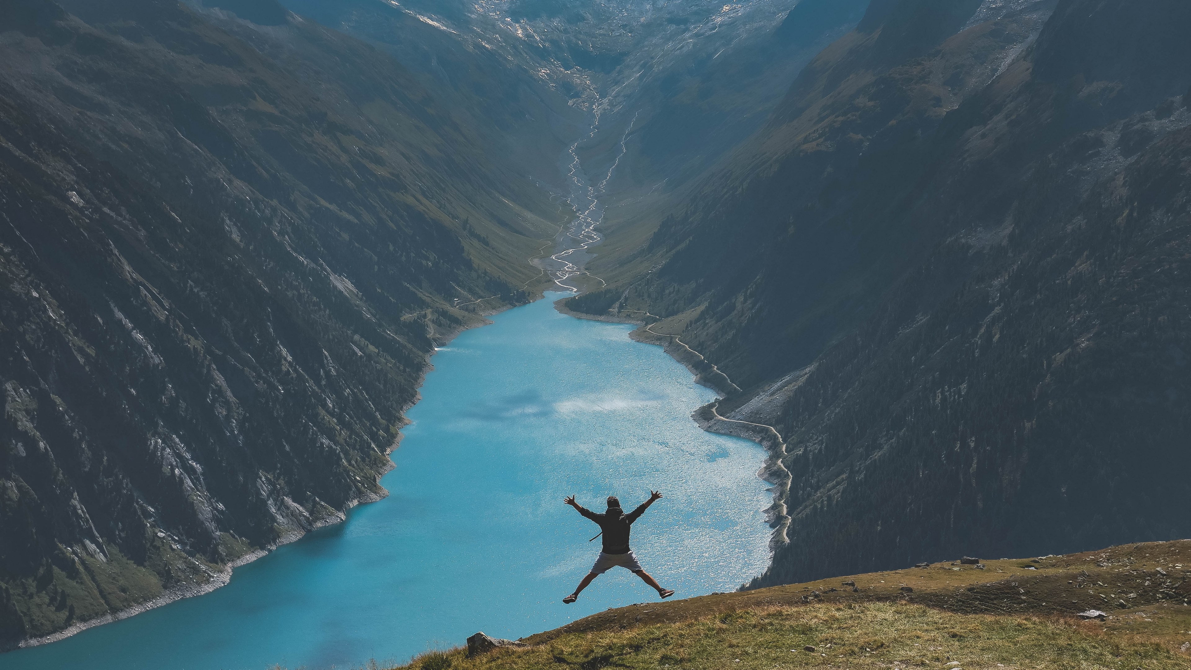 valley lake jump and star jump 4k, HD Wallpaper