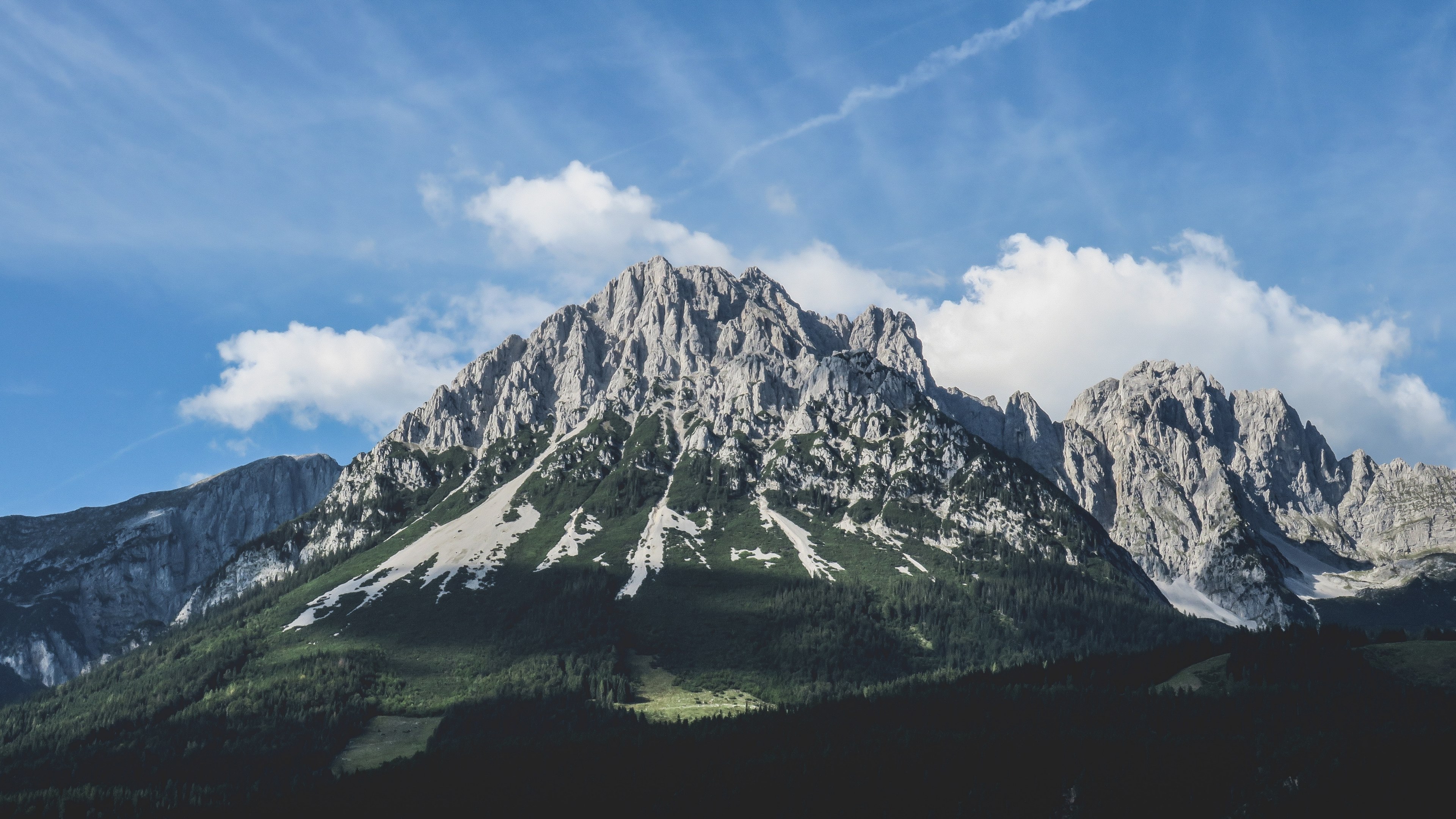 the jagged crest of the tuxeck mountain with evergreen woods at its foot, tuxeck mountain on a sunny day 4k, HD Wallpaper