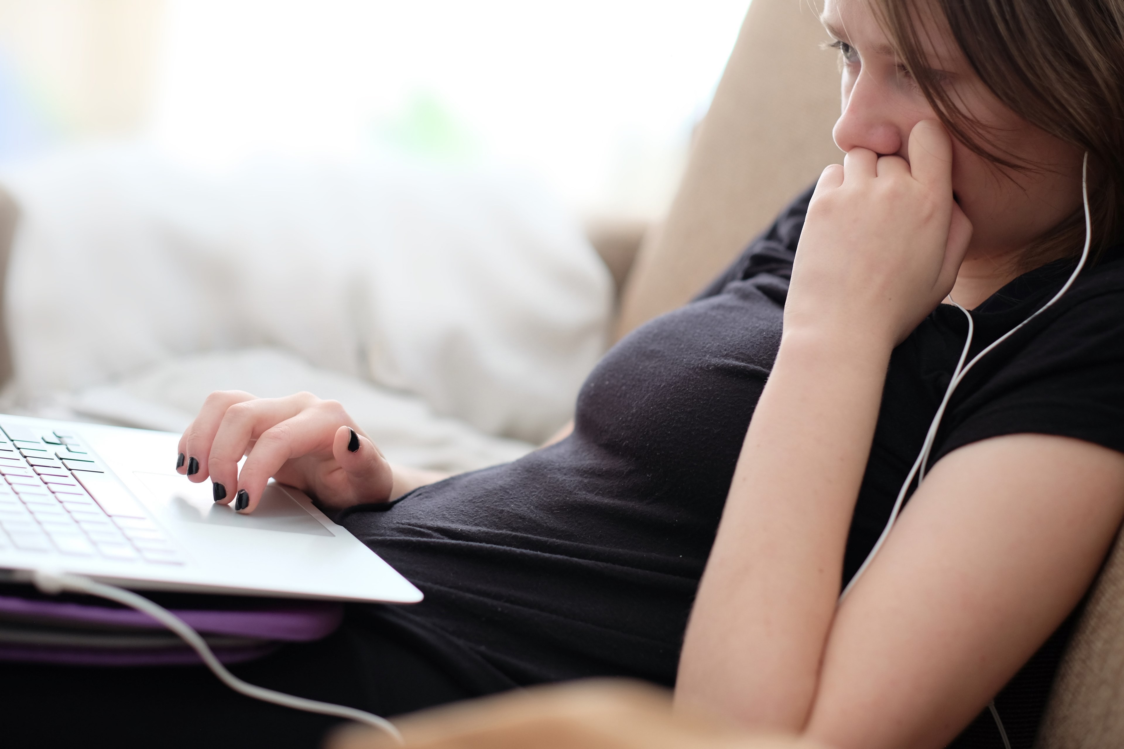 girl laidback home and homework 4k, HD Wallpaper