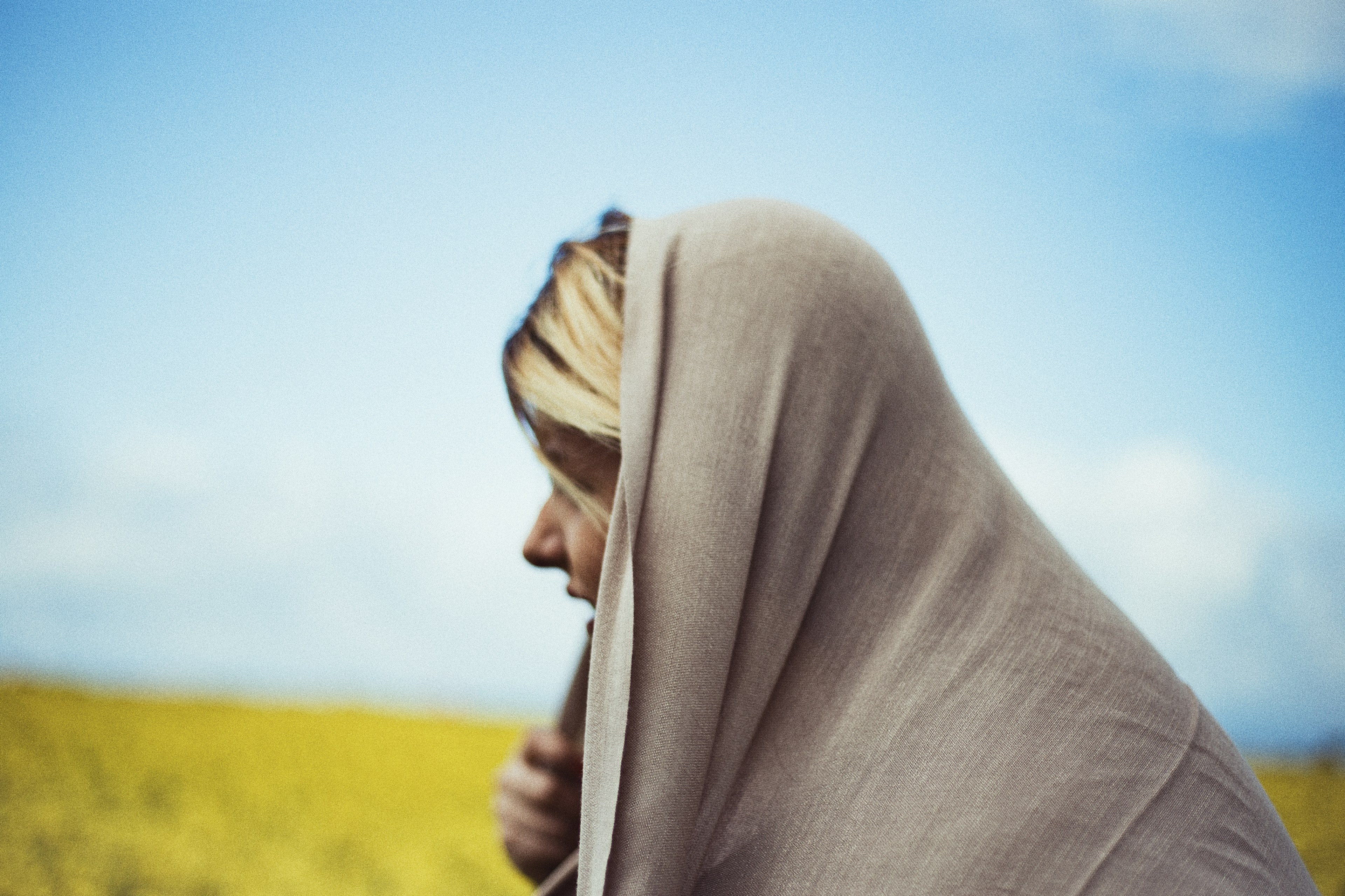 woman female head and blanket 4k, HD Wallpaper