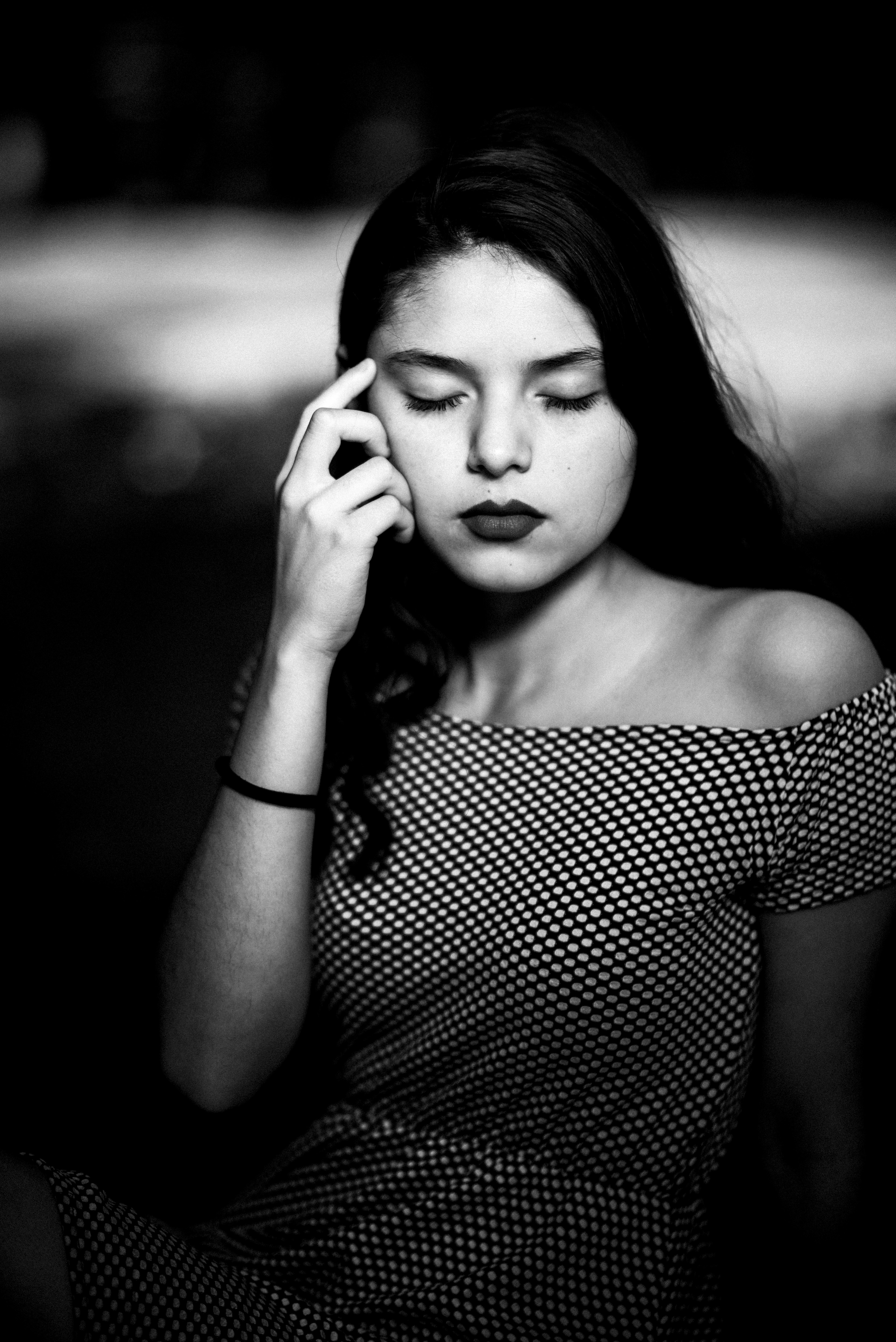woman caucasian thinking and girl hd, 4k, Phone HD Wallpaper
