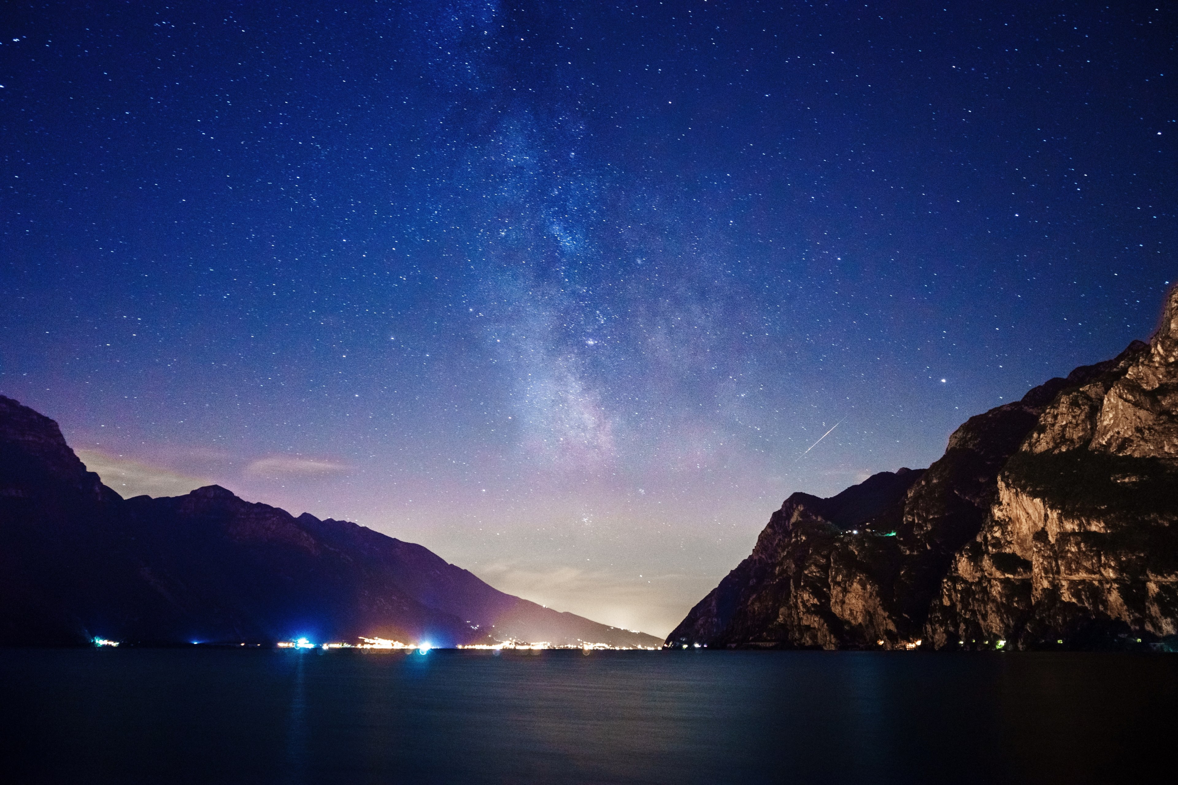 light cloud mountain and riva del garda 4k, HD Wallpaper