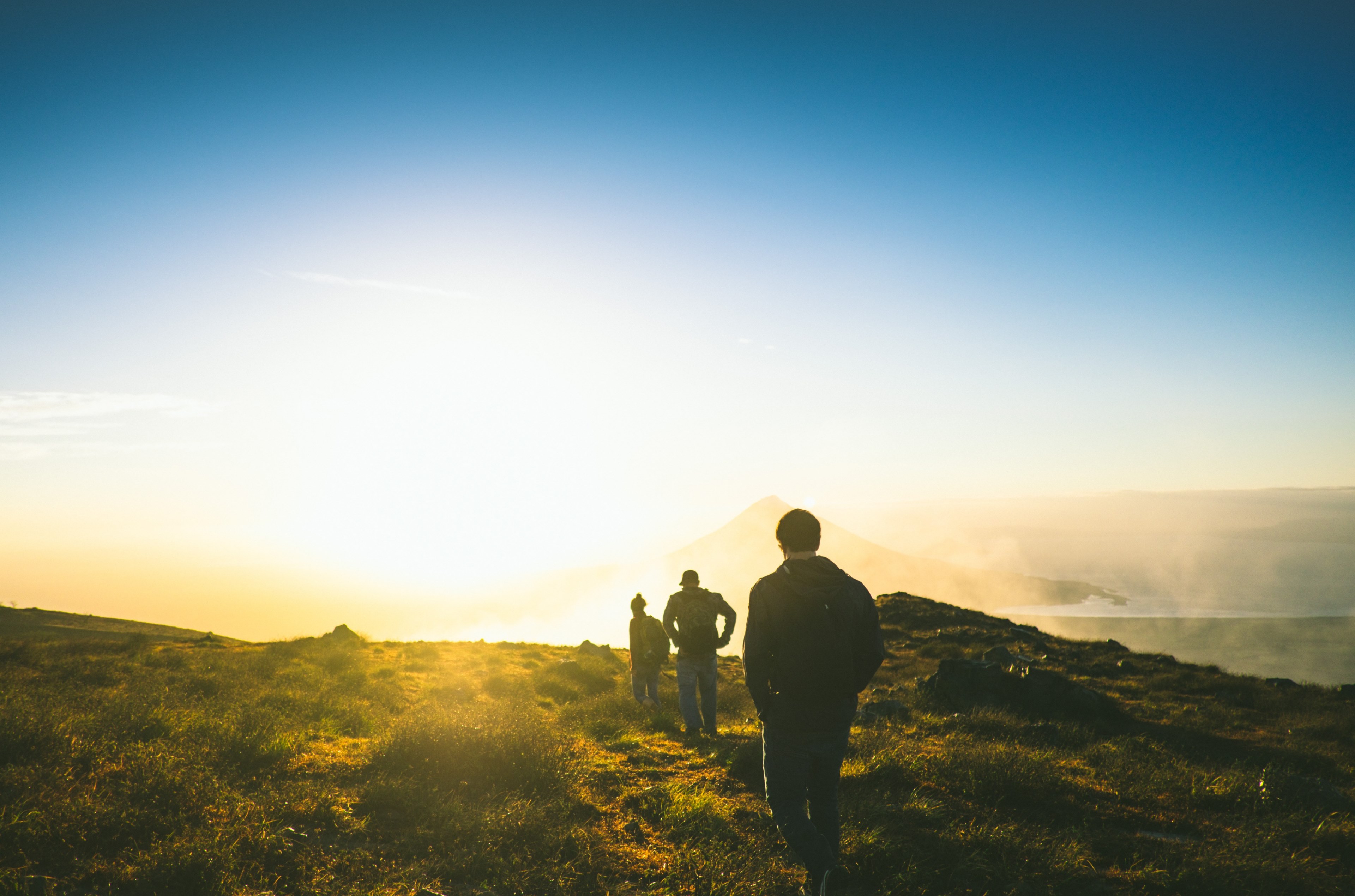 three people on a sunrise hike up el hoyo volcano, sunrise hike el hoyo volcano 4k, HD Wallpaper