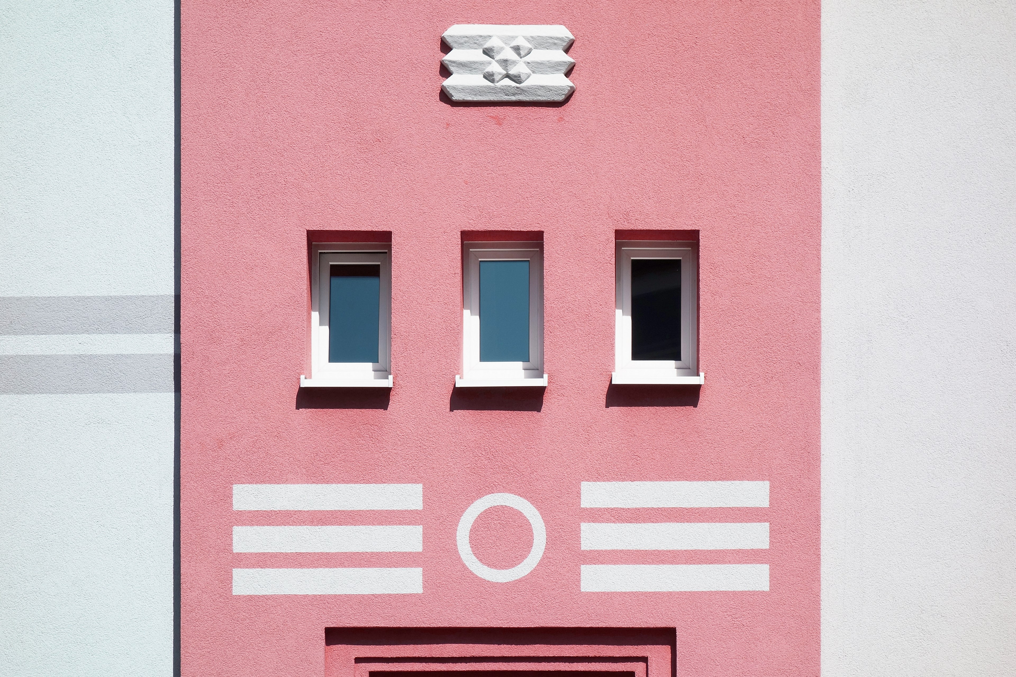 pink window facade and emblem 4k, HD Wallpaper