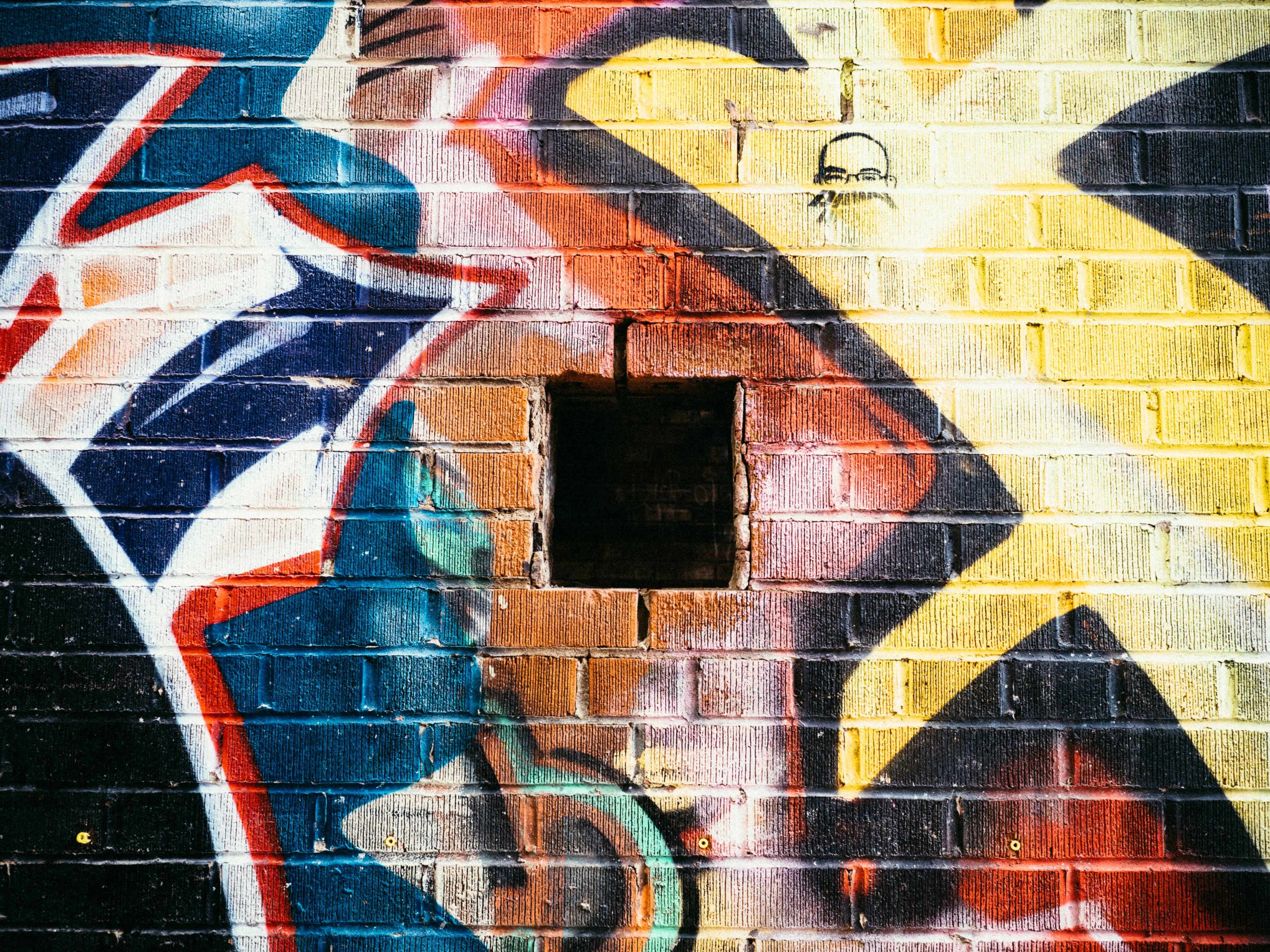 urban city street and wall 4k, HD Wallpaper