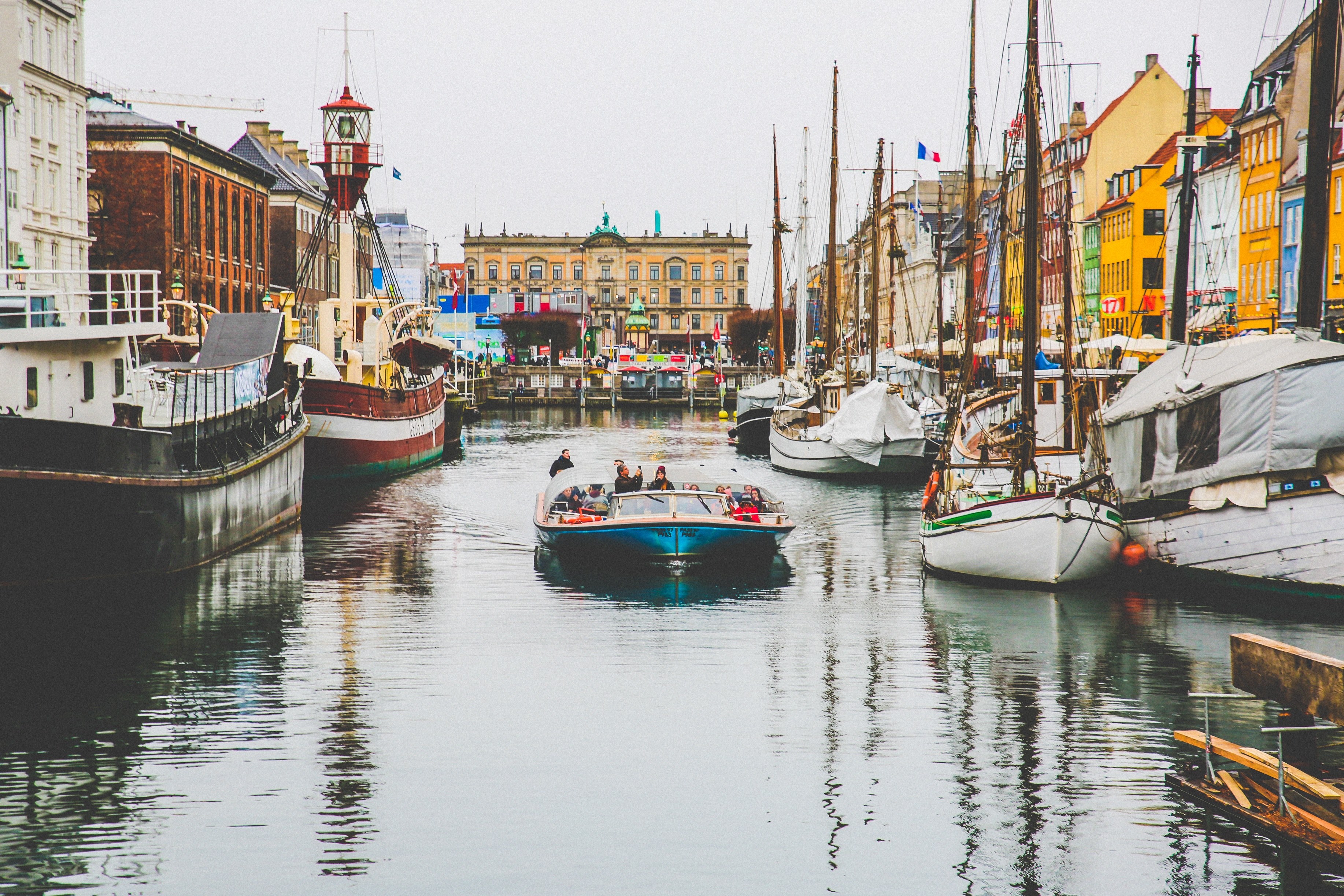 the boat tours at nyhavn copenhagen 4k, HD Wallpaper