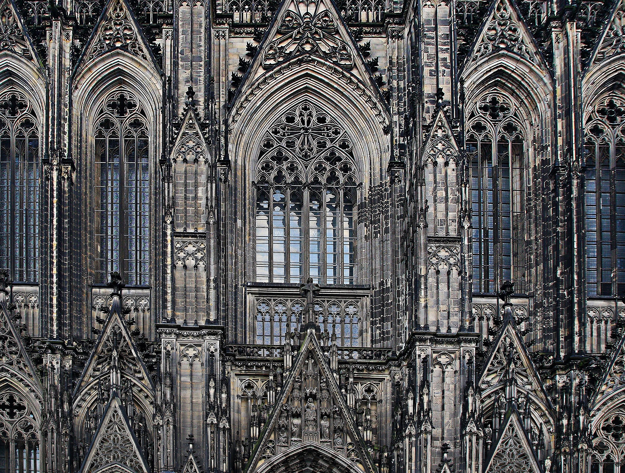 the detailed facade of an old cathedral, _cathedral facade 4k, HD Wallpaper
