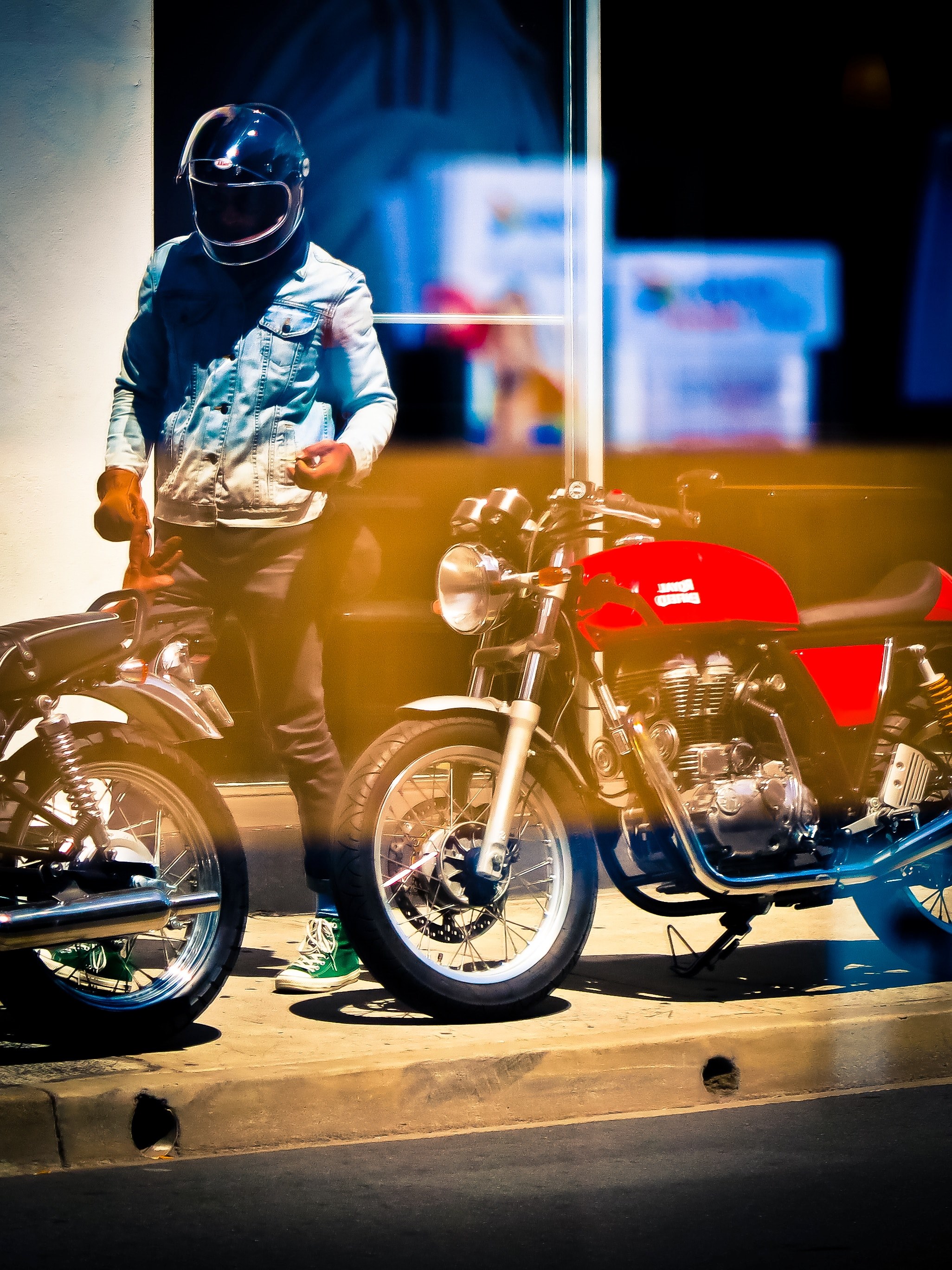 motorcycle bike man and helmet hd, 4k, Phone HD Wallpaper