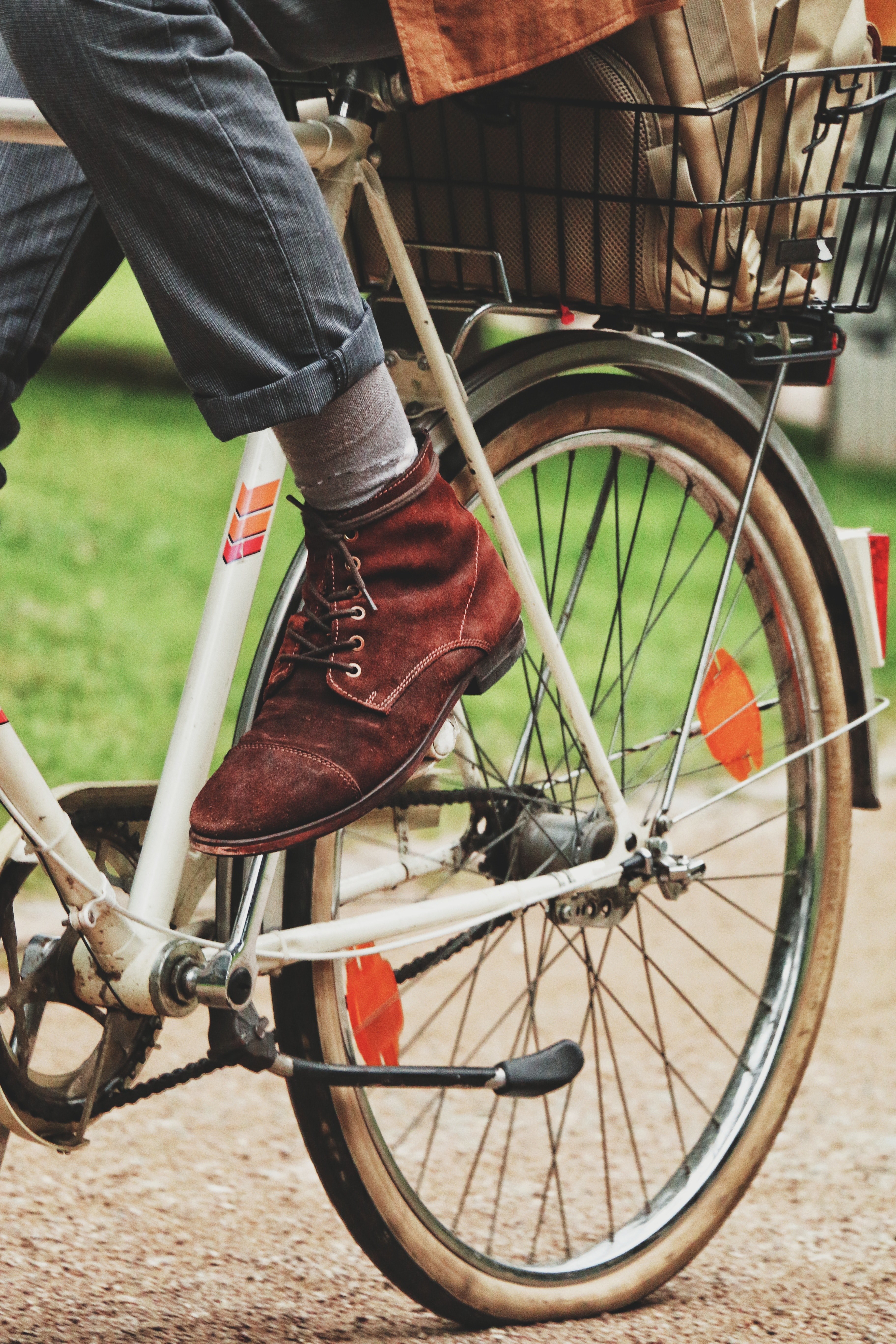 wheel bicycle bike and leg hd, 4k, Phone HD Wallpaper