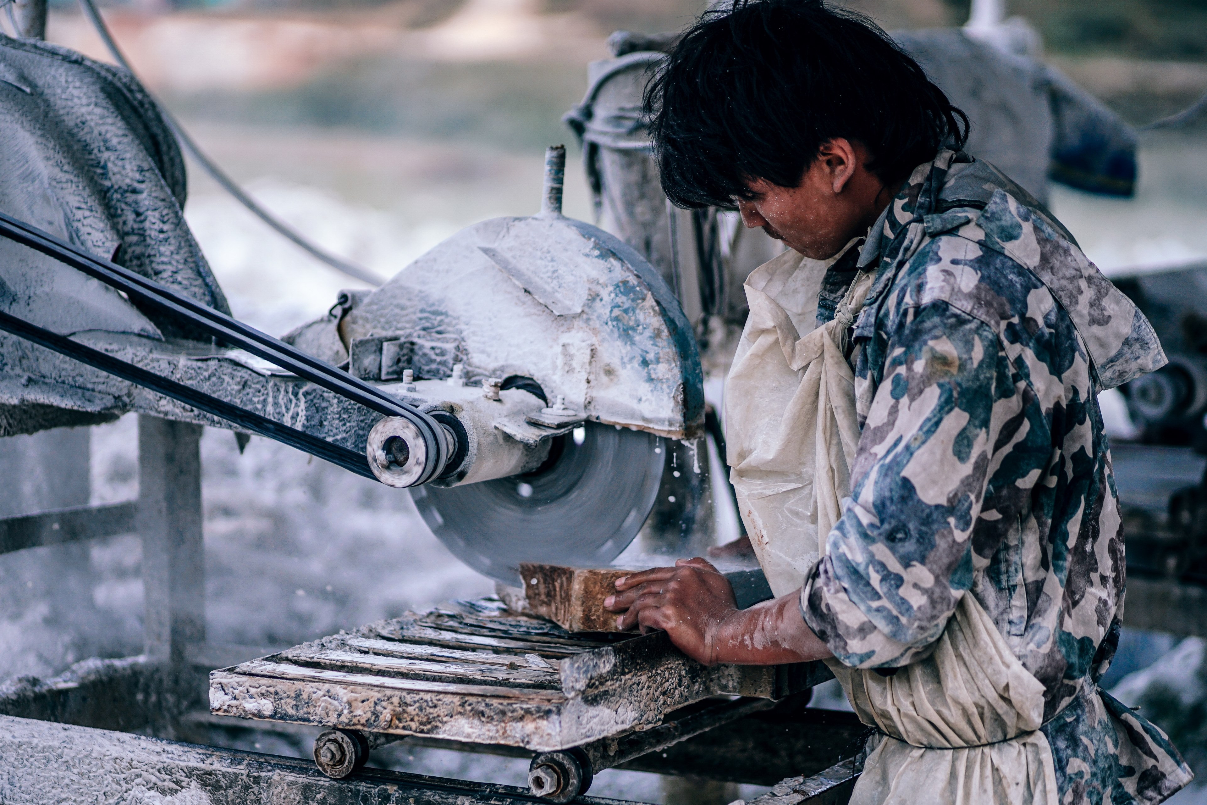 circle saw cutting material in pokhara, cutting stones 4k, HD Wallpaper