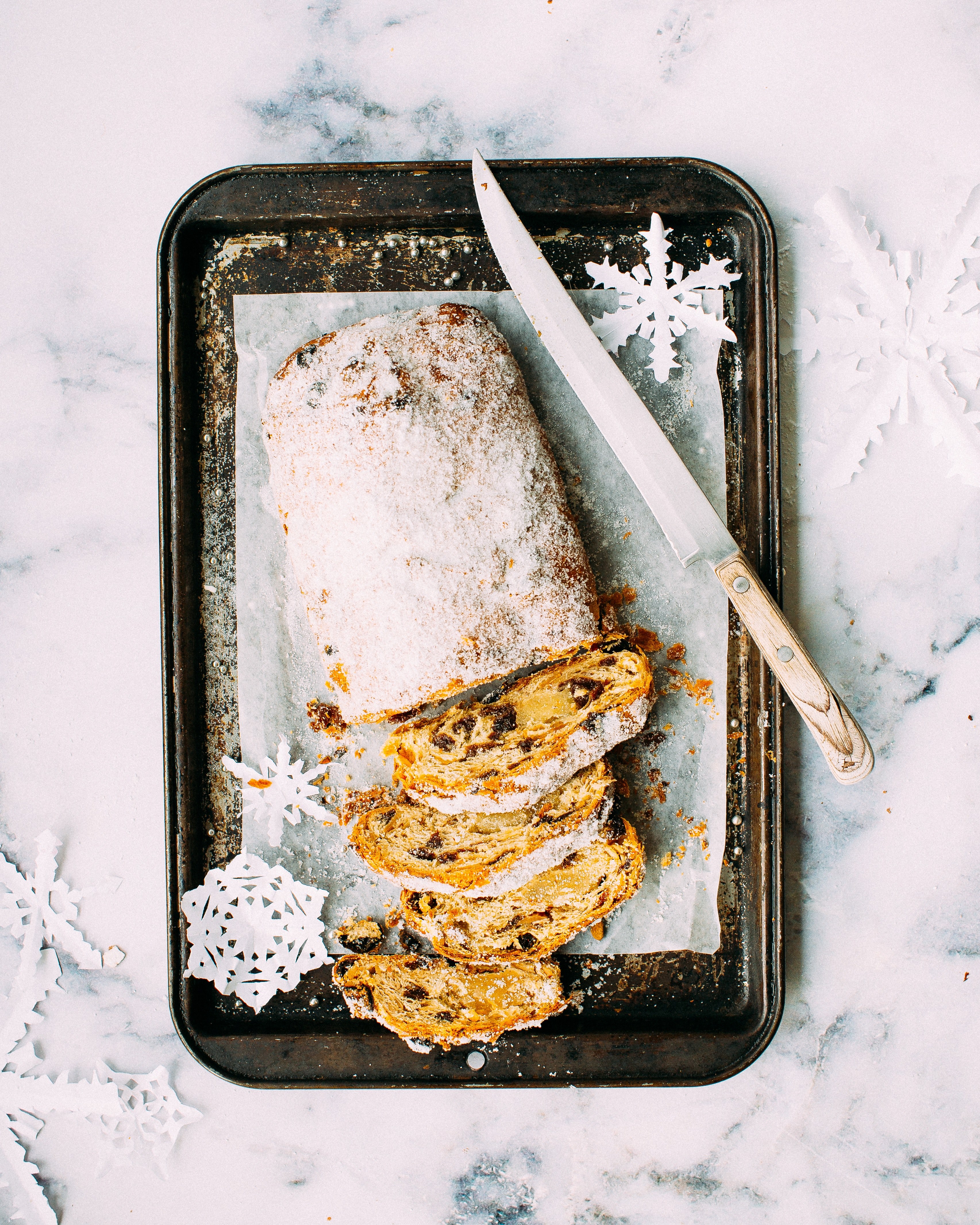slices of holiday sweet bread with berries and nuts, christmas bread 4k, Phone HD Wallpaper