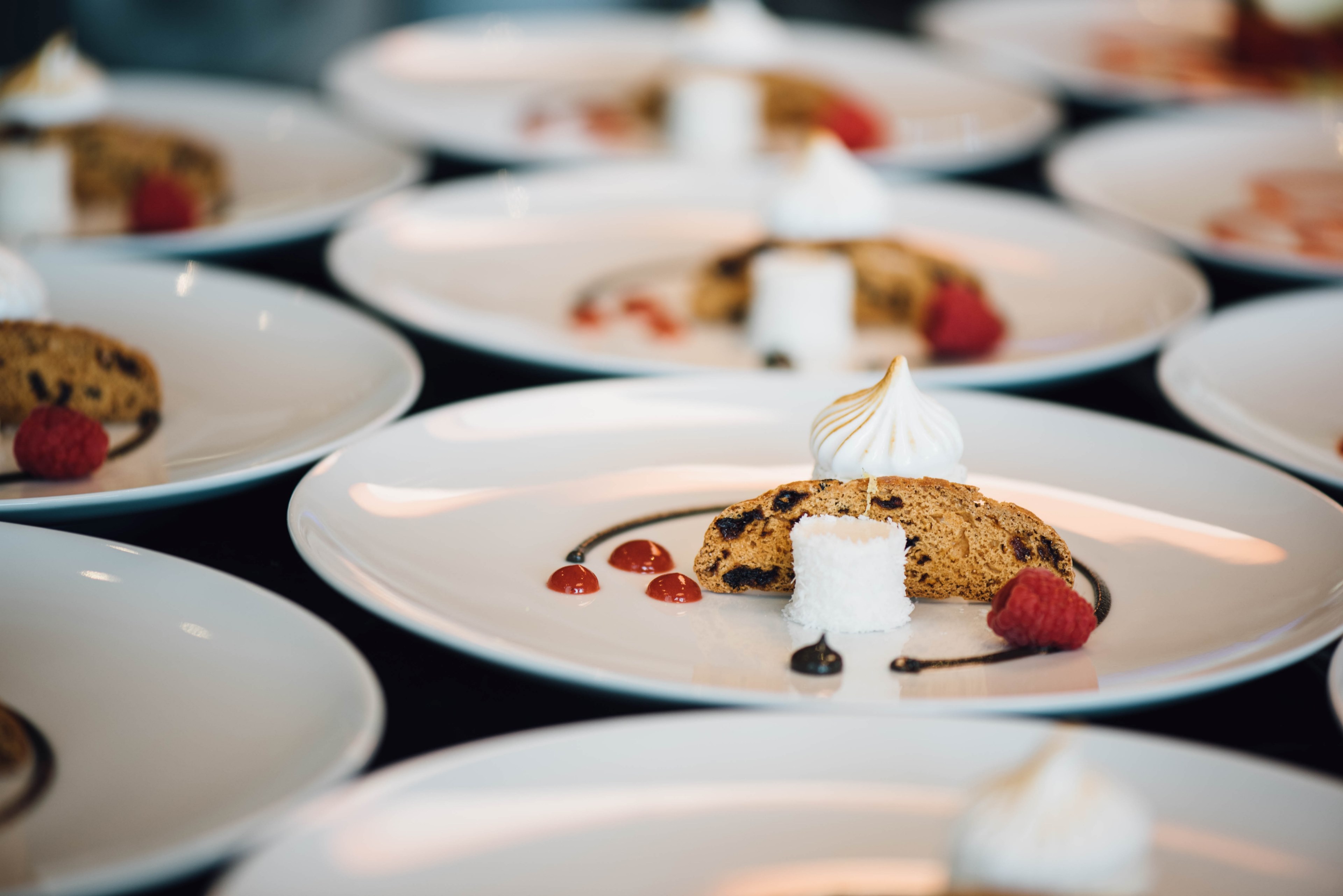plate dessert biscotti and cream 4k, HD Wallpaper