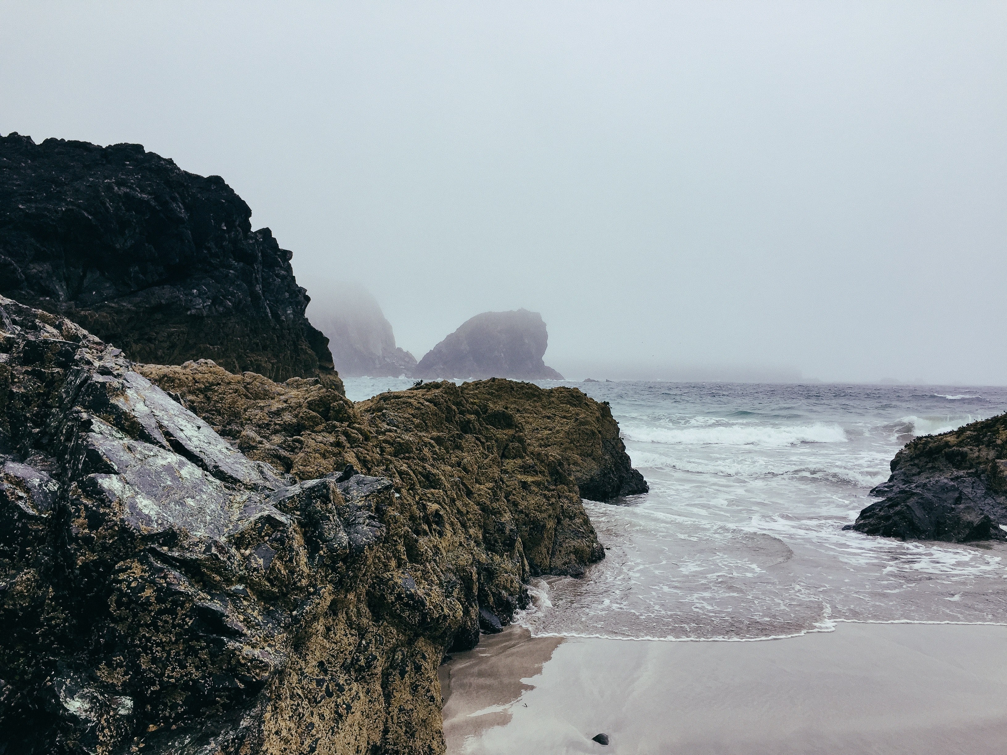 coastal rock cliffs by the rough sea in cornwall, fog on the seaside 4k, HD Wallpaper