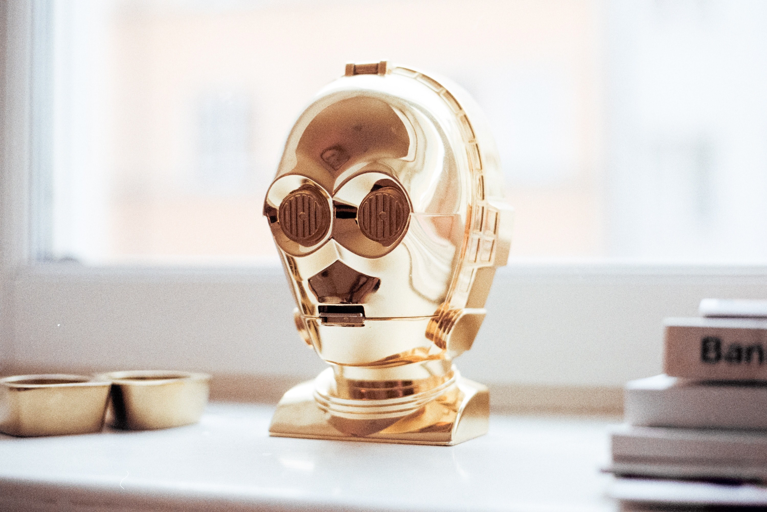 gold toy c3po and window sill 4k, HD Wallpaper