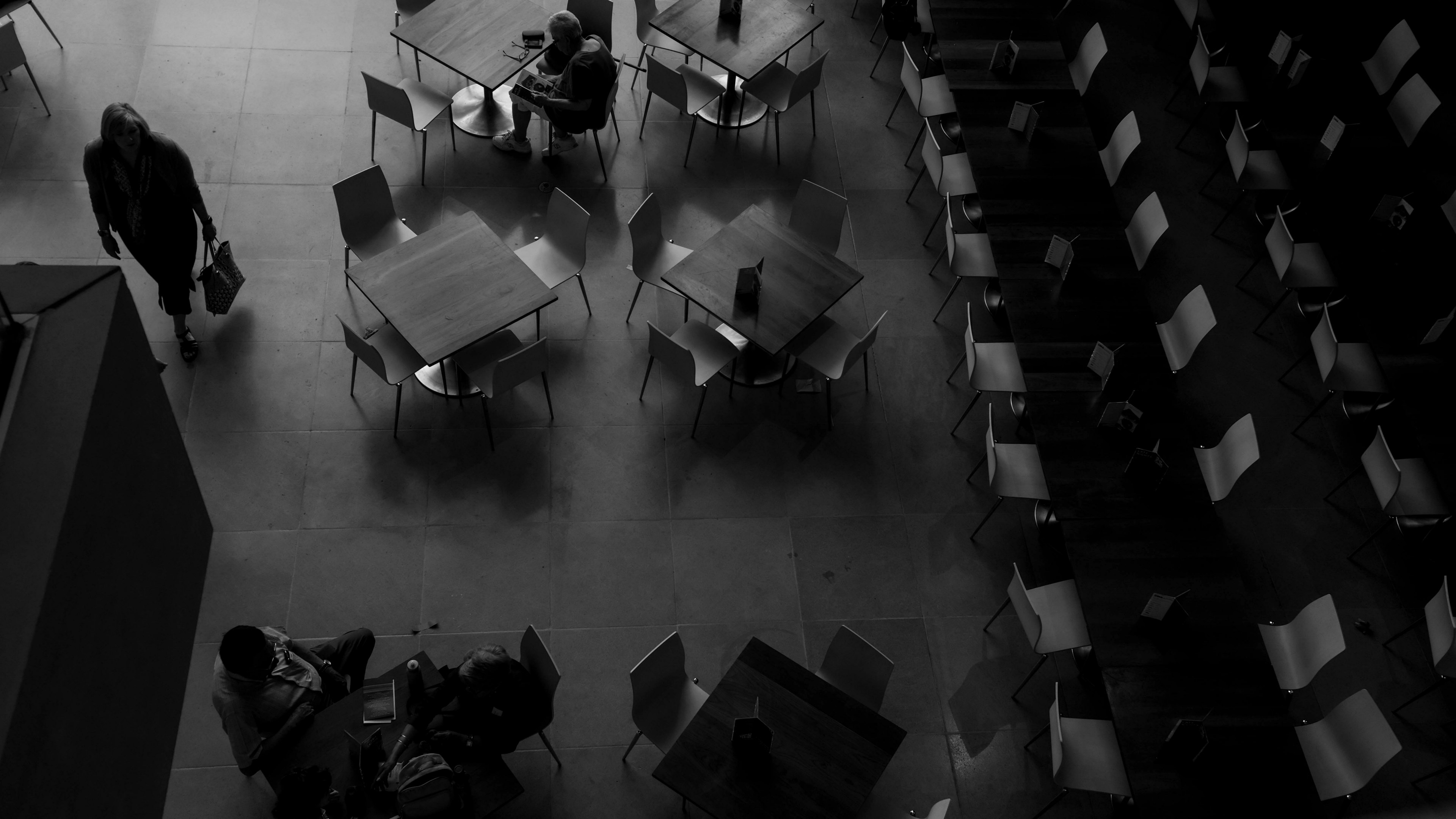 overhead shot of an empty corporate cafe with tables and chairs, empty cafeteria 4k, HD Wallpaper