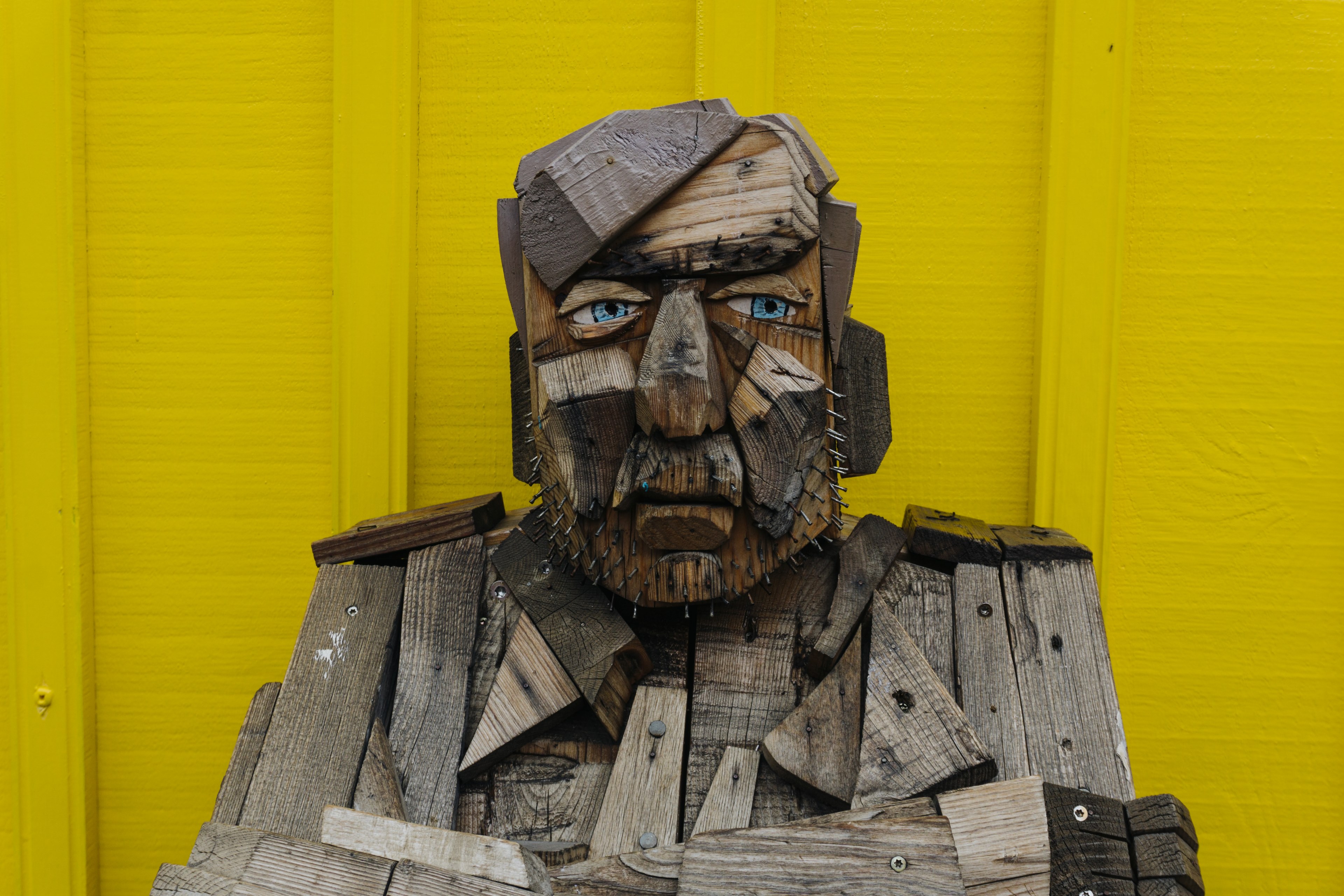 wood statue carving and art 4k, HD Wallpaper