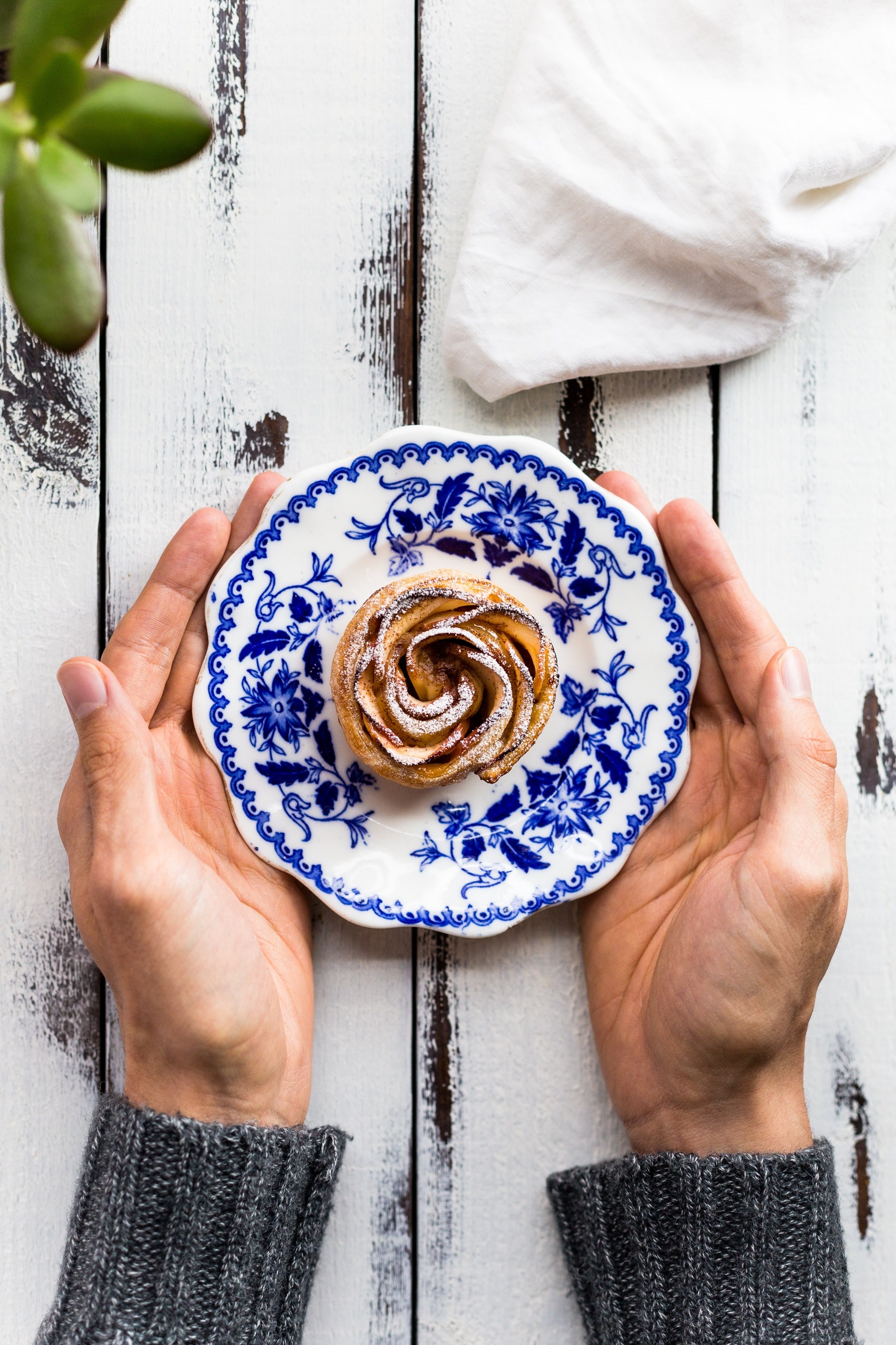dessert treat pastry and sweet hd, 4k, Phone HD Wallpaper