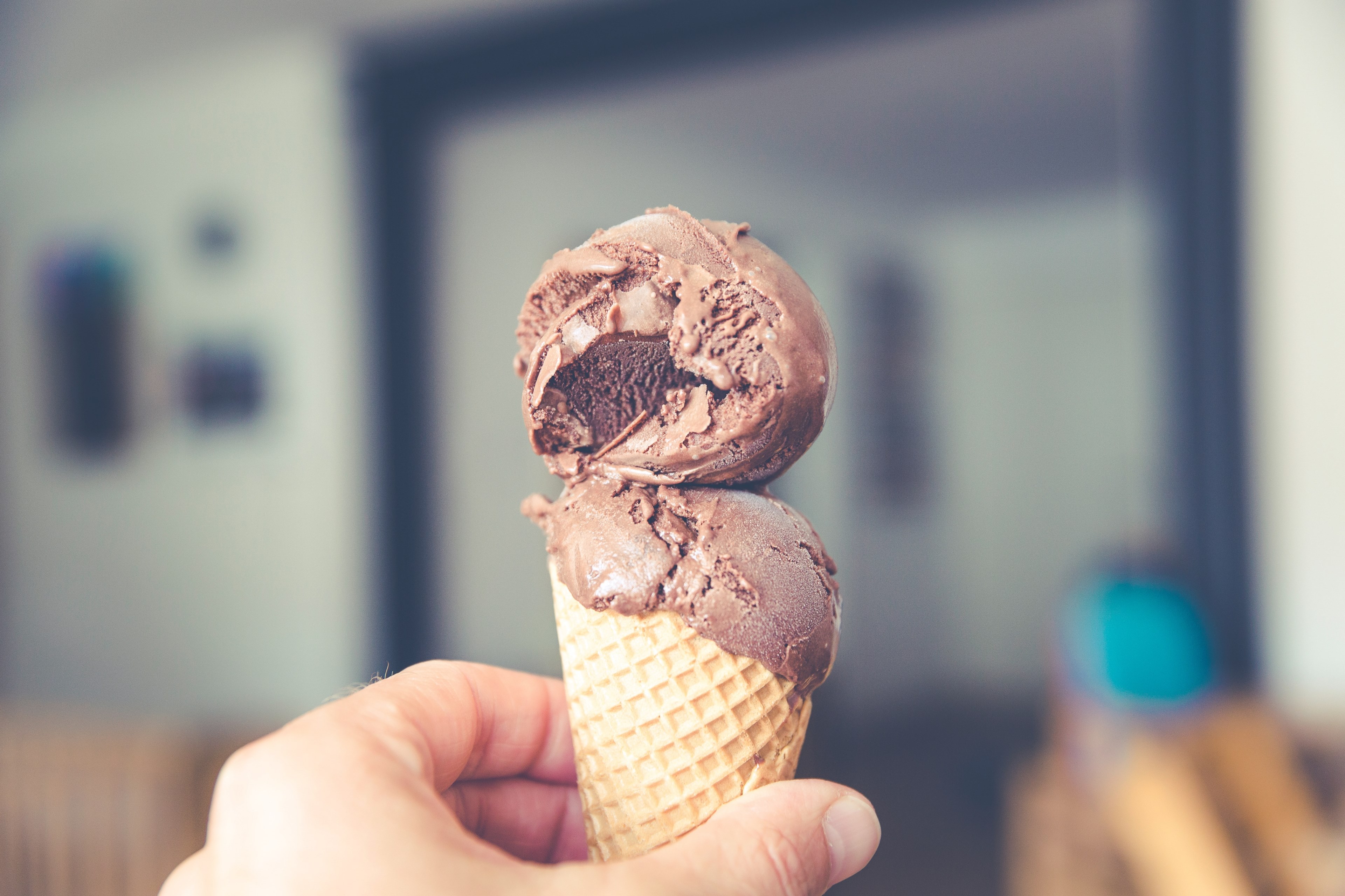 cone ice cream icecream and hand 4k, HD Wallpaper
