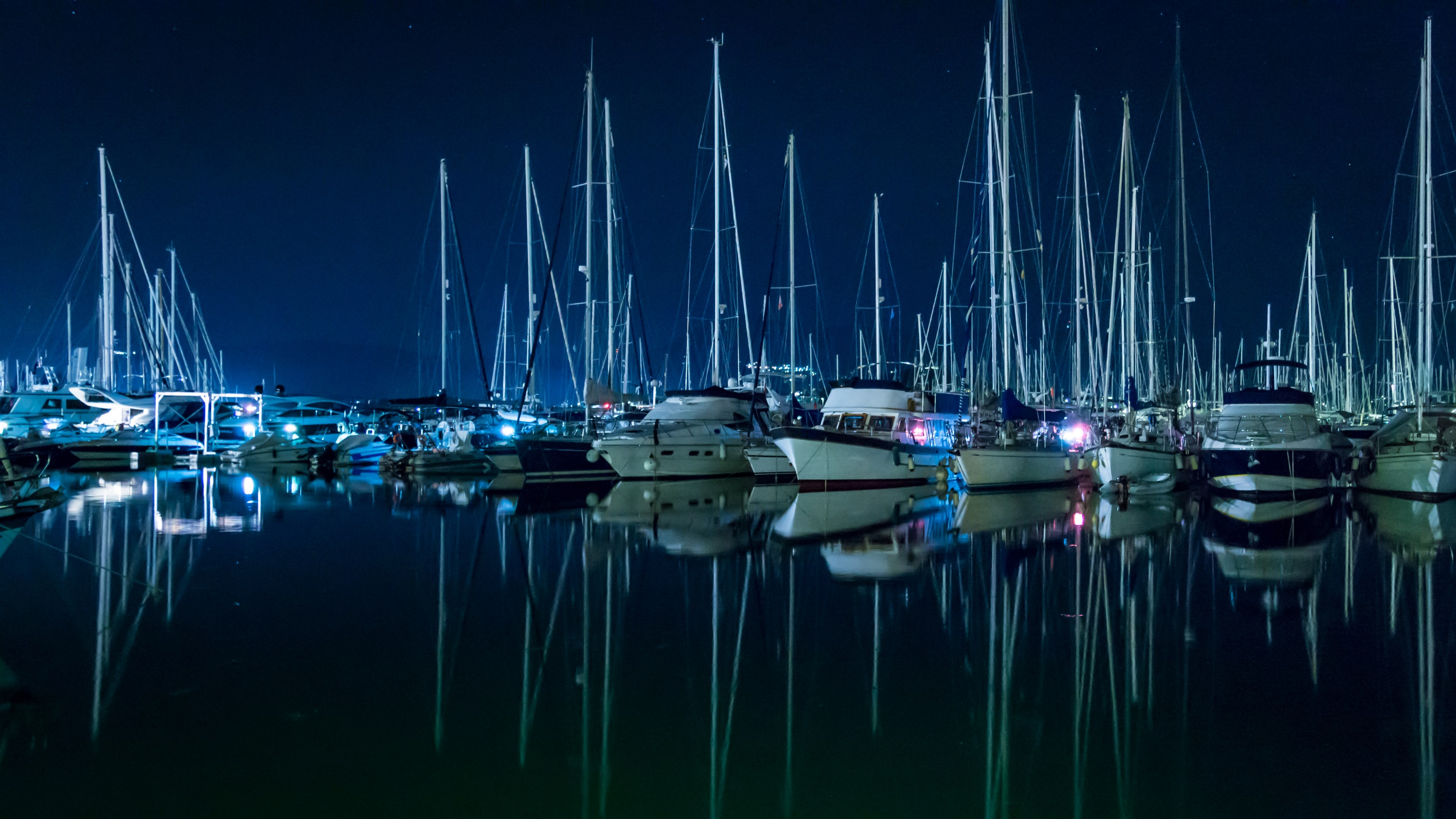 lonely boats gouvia kerkyra 4k, HD Wallpaper